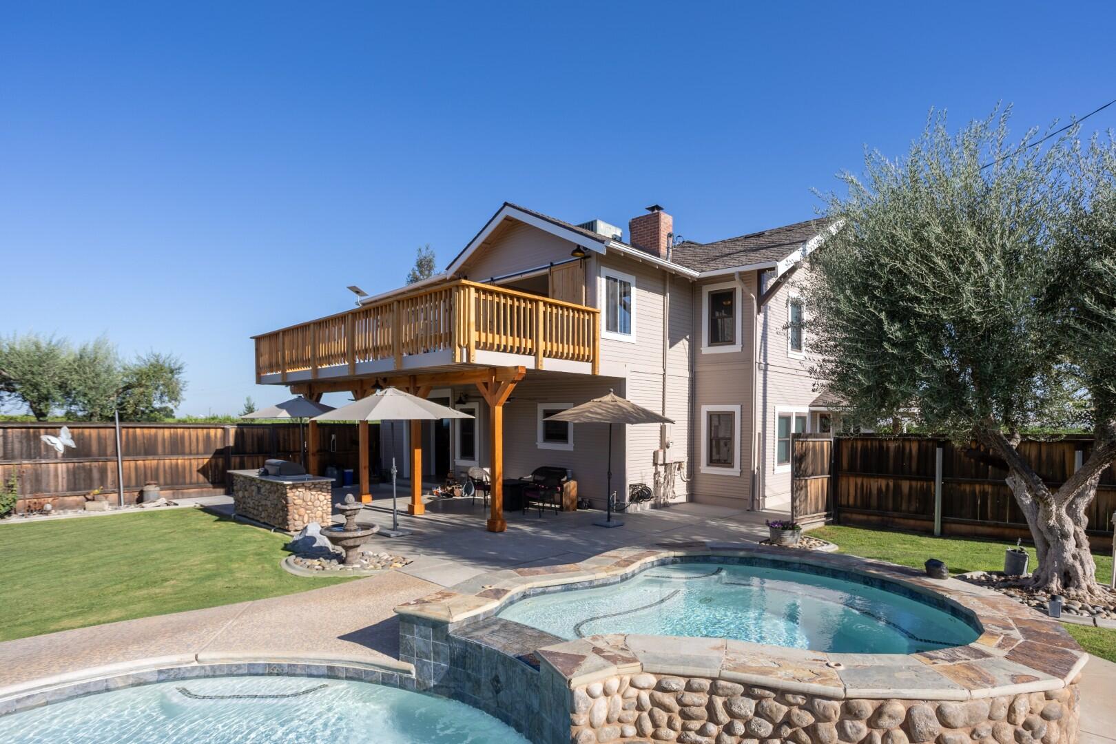 1259 E Teapot Dome Ave, Porterville, CA 93257