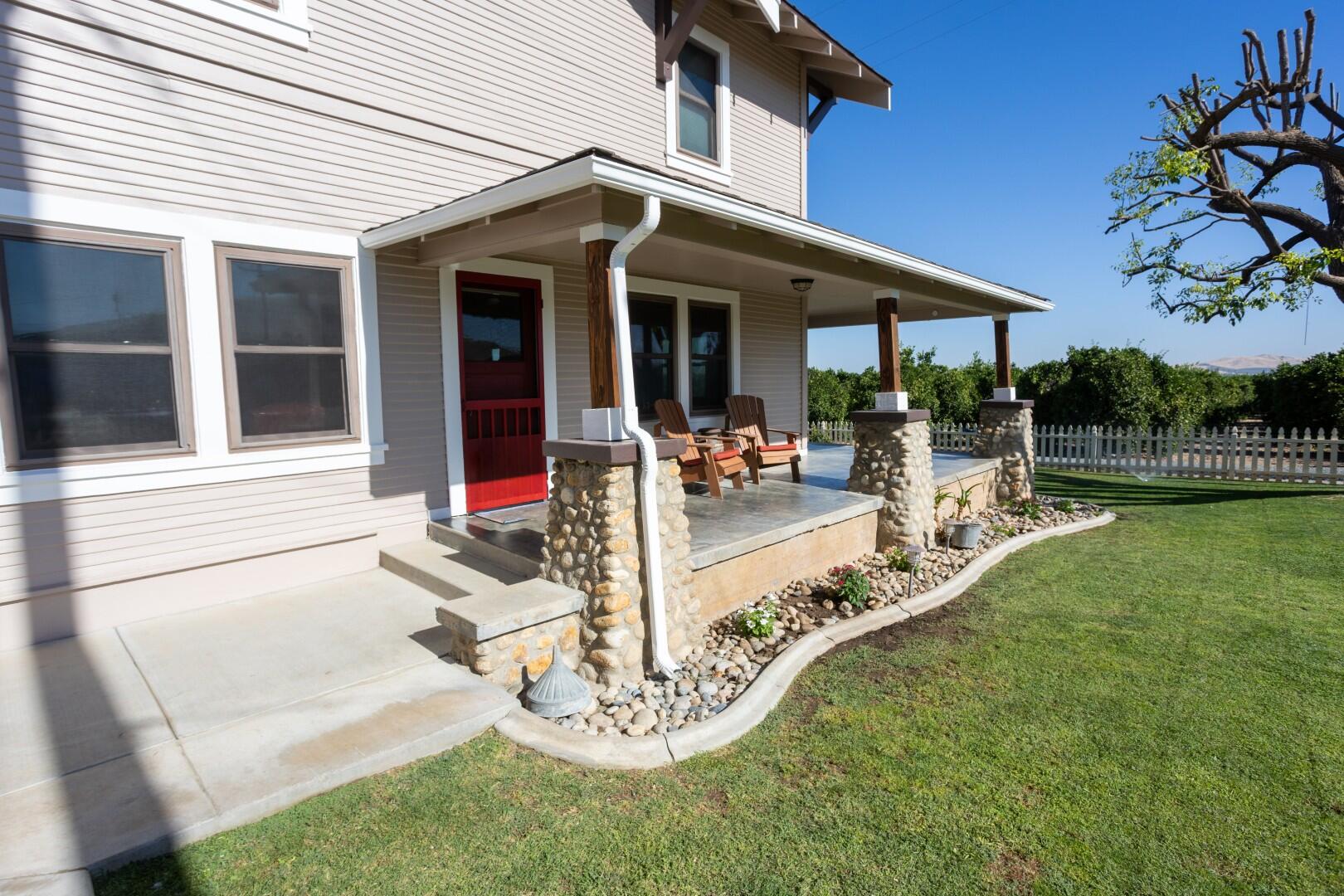 1259 E Teapot Dome Ave, Porterville, CA 93257