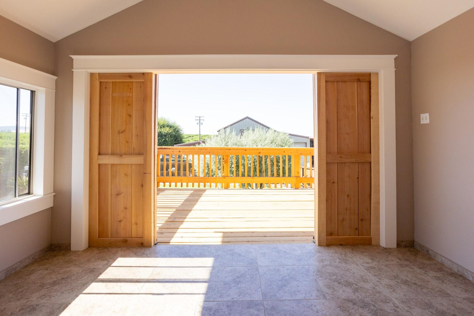 1259 E Teapot Dome Ave, Porterville, CA 93257