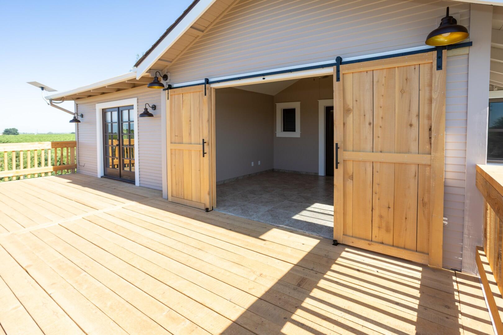 1259 E Teapot Dome Ave, Porterville, CA 93257