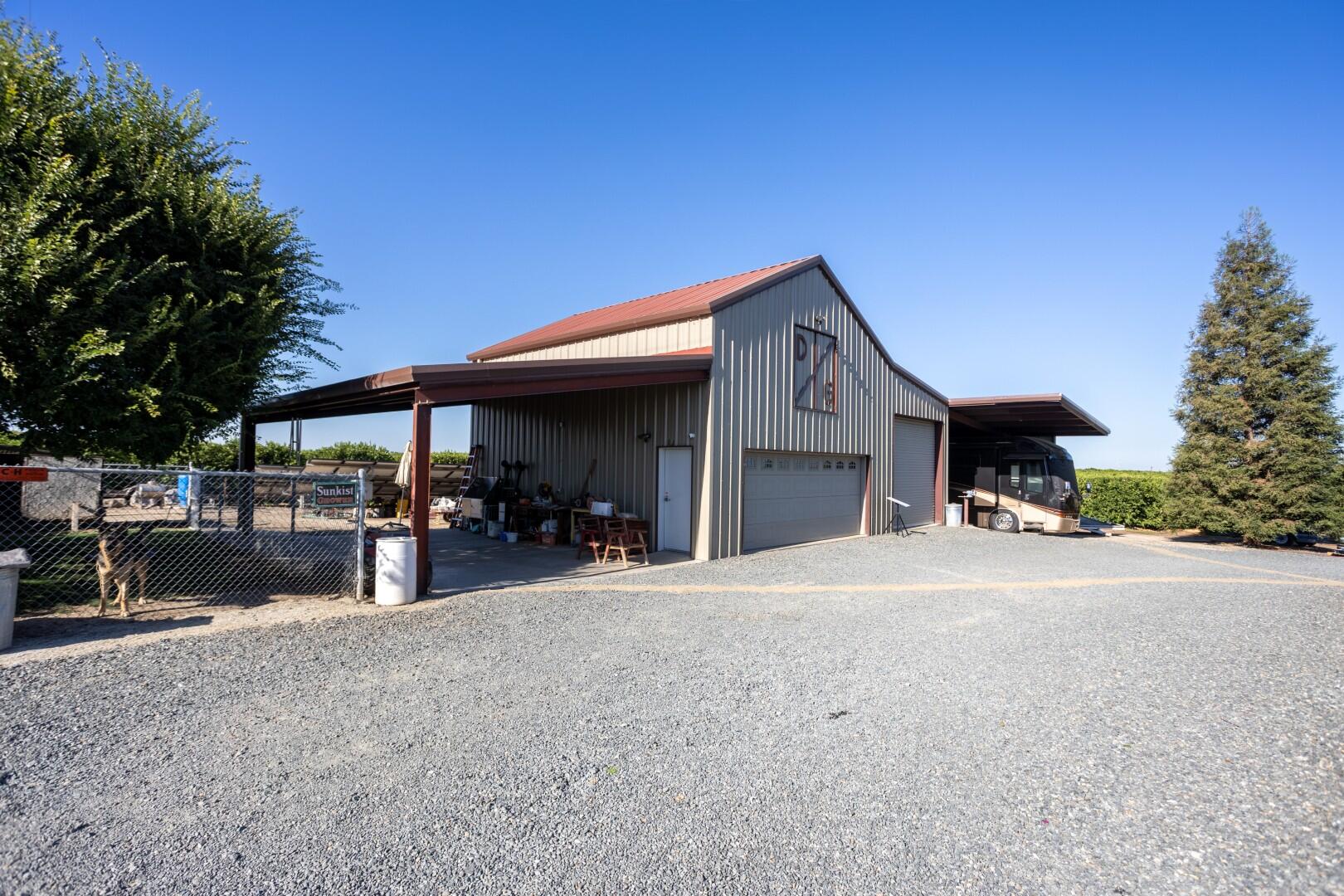 1259 E Teapot Dome Ave, Porterville, CA 93257