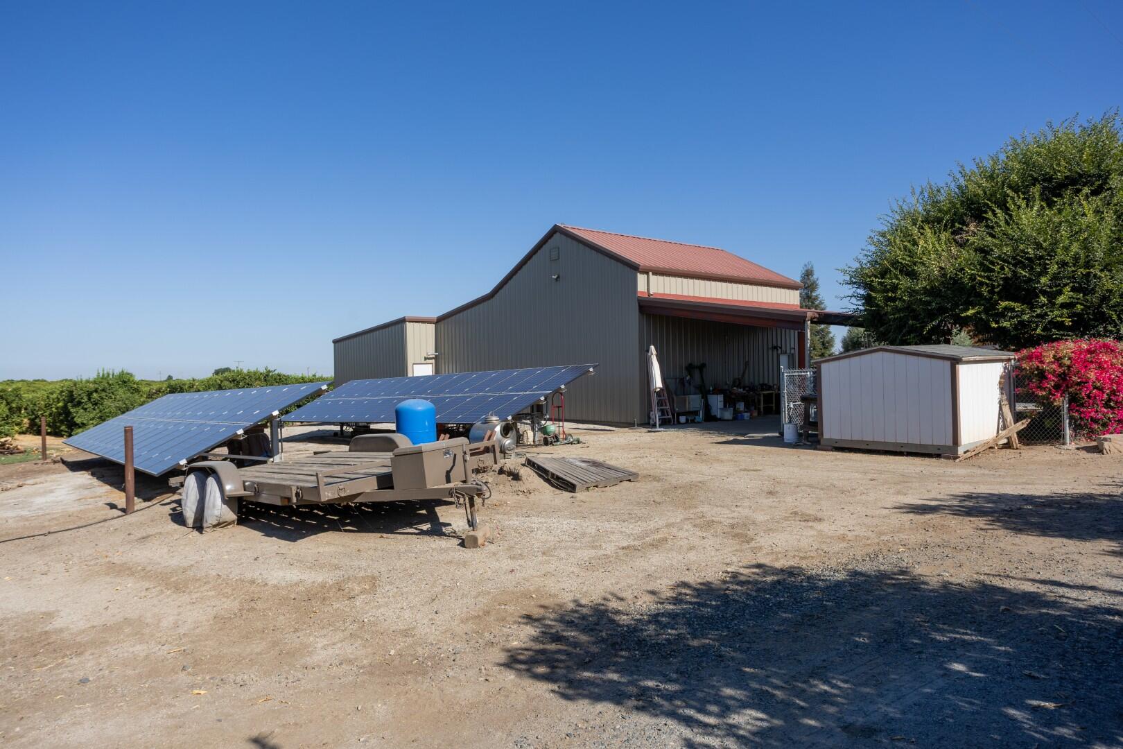 1259 E Teapot Dome Ave, Porterville, CA 93257
