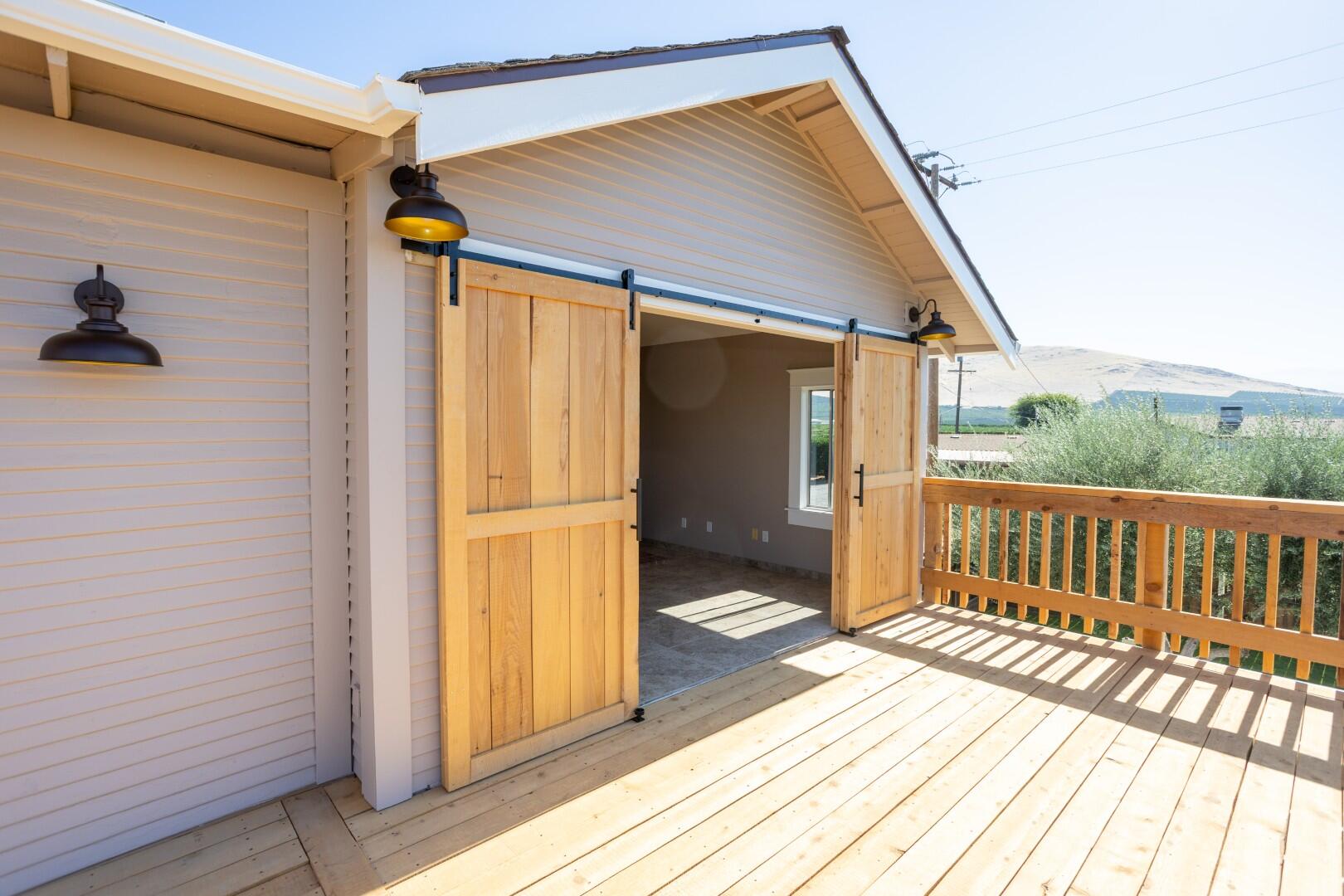 1259 E Teapot Dome Ave, Porterville, CA 93257