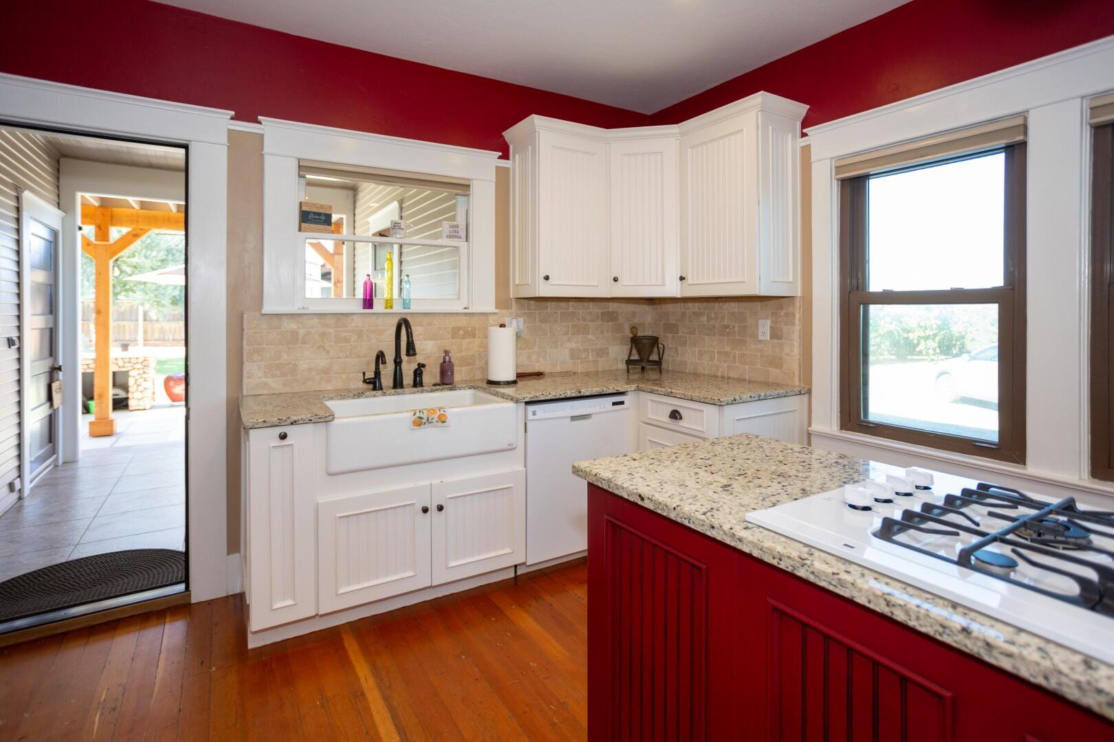 1259 E Teapot Dome Ave, Porterville, CA 93257
