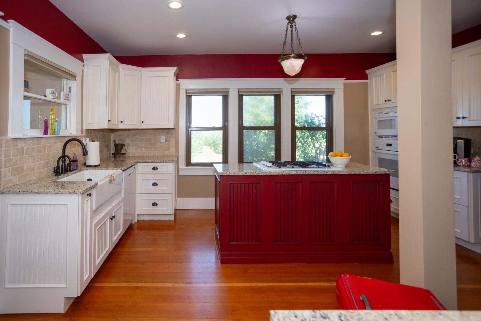 1259 E Teapot Dome Ave, Porterville, CA 93257