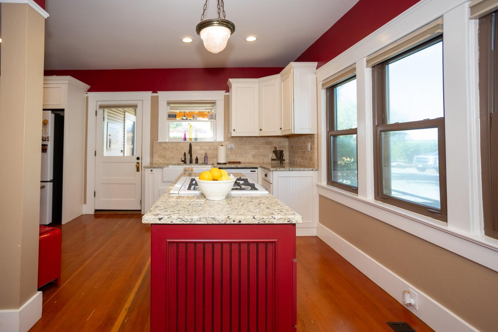 1259 E Teapot Dome Ave, Porterville, CA 93257