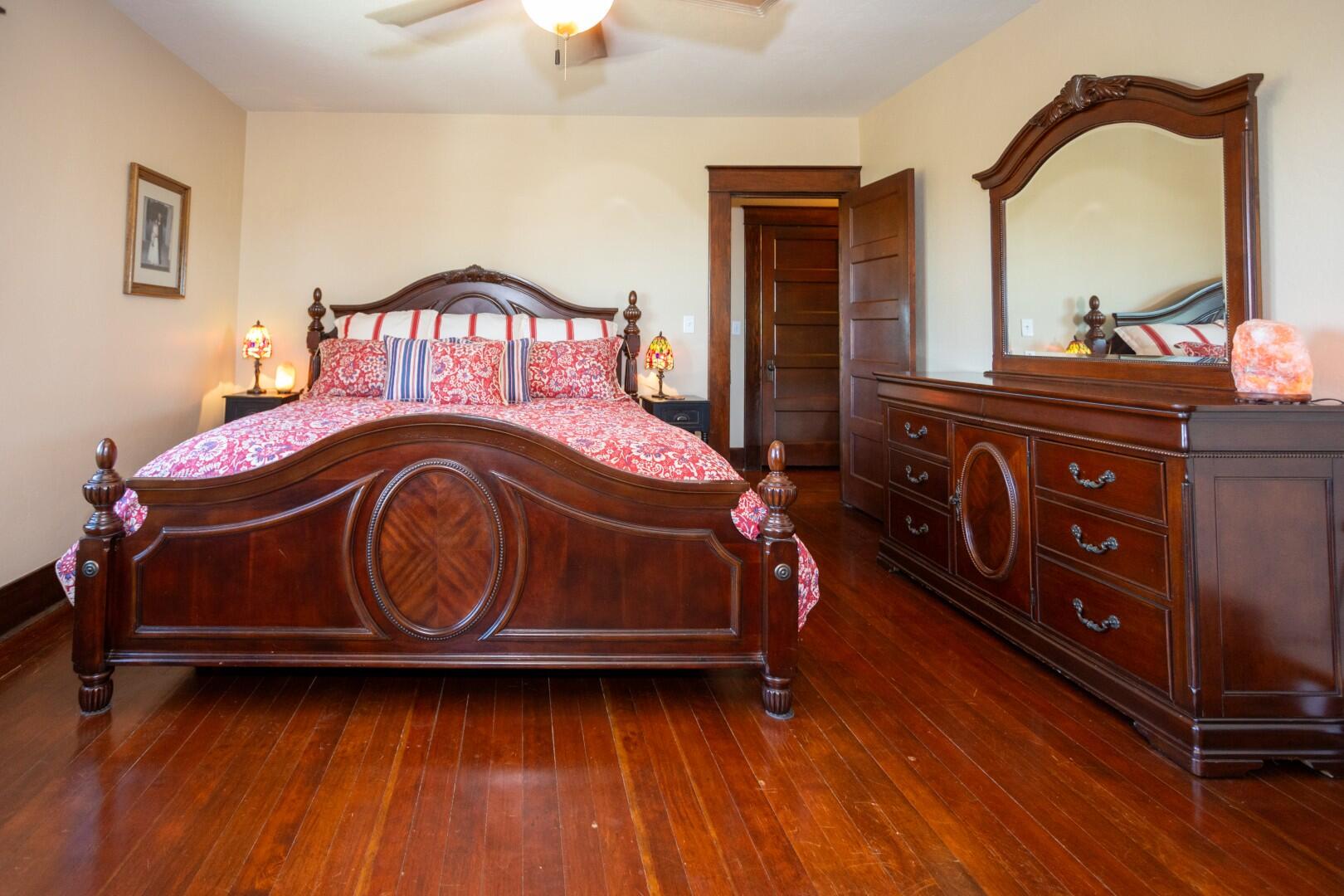 1259 E Teapot Dome Ave, Porterville, CA 93257