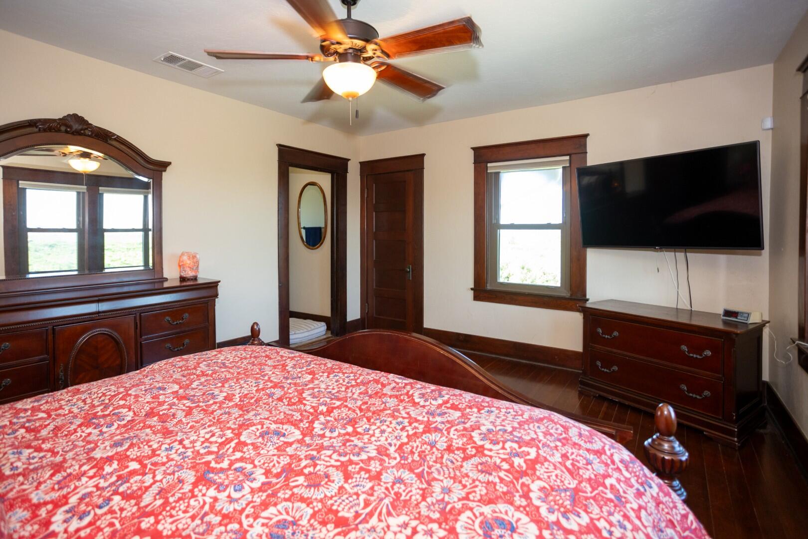 1259 E Teapot Dome Ave, Porterville, CA 93257