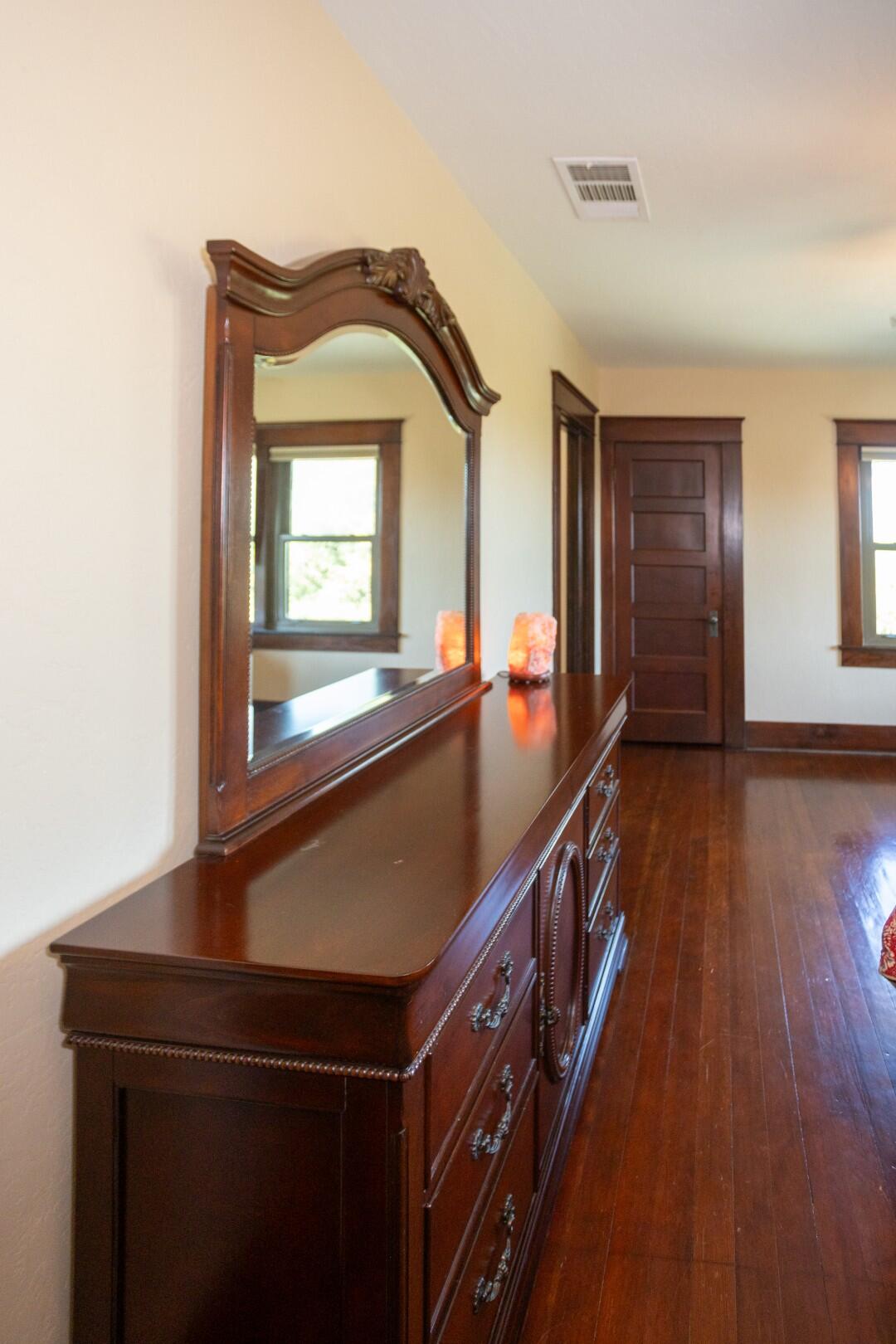 1259 E Teapot Dome Ave, Porterville, CA 93257