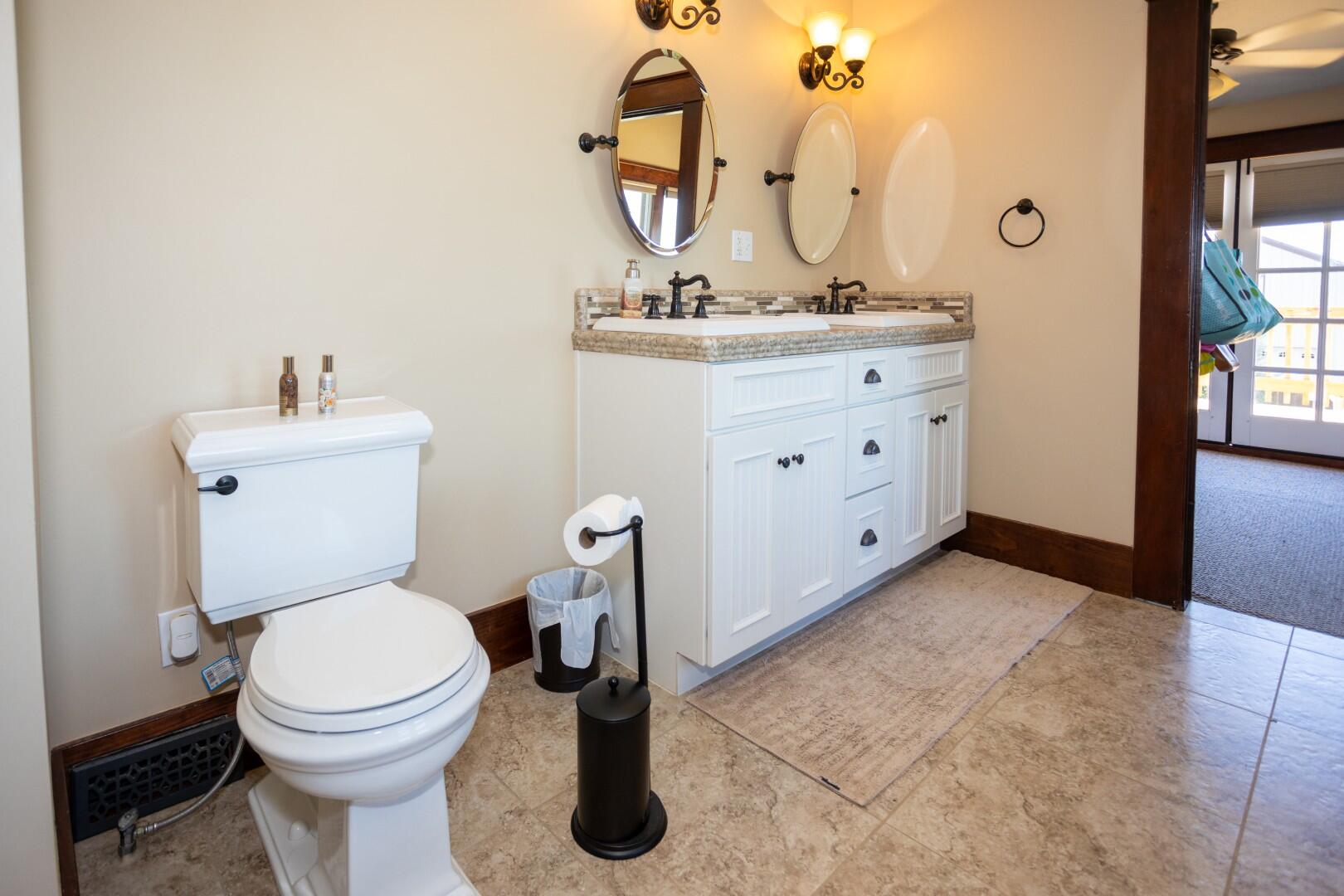 1259 E Teapot Dome Ave, Porterville, CA 93257