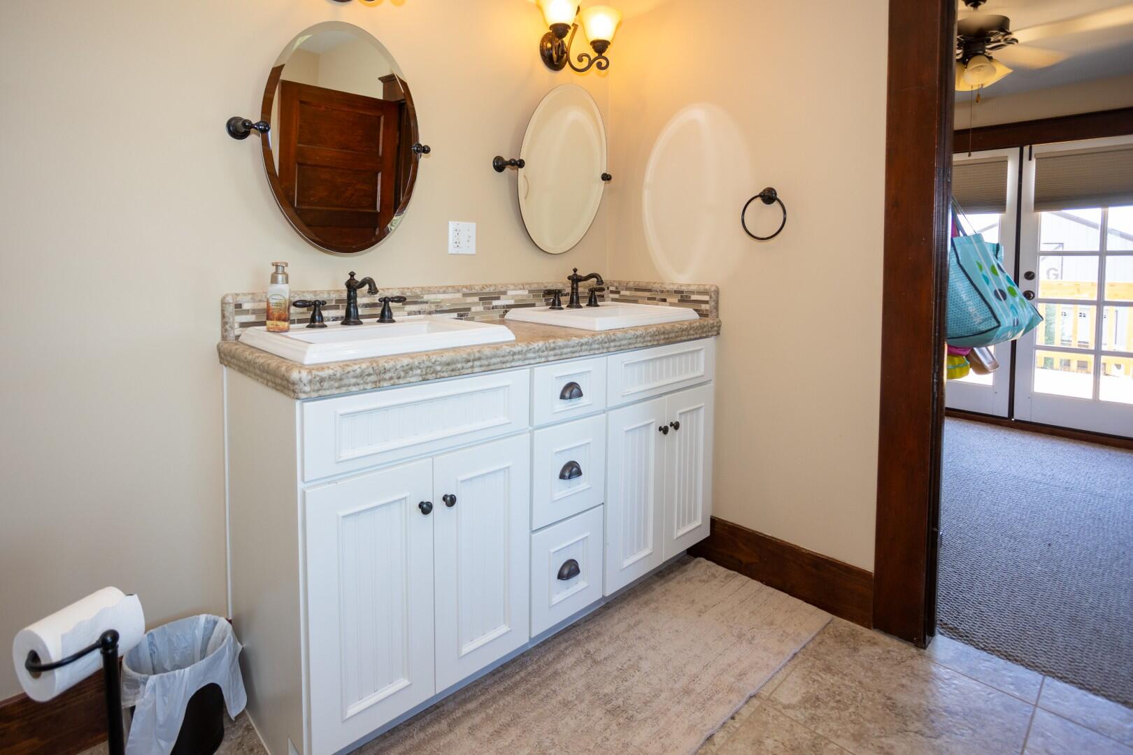 1259 E Teapot Dome Ave, Porterville, CA 93257