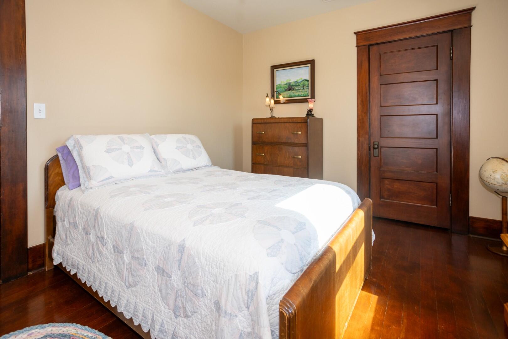 1259 E Teapot Dome Ave, Porterville, CA 93257