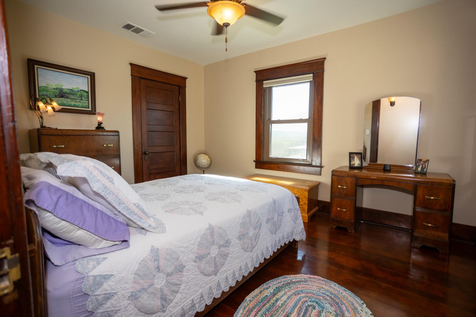 1259 E Teapot Dome Ave, Porterville, CA 93257