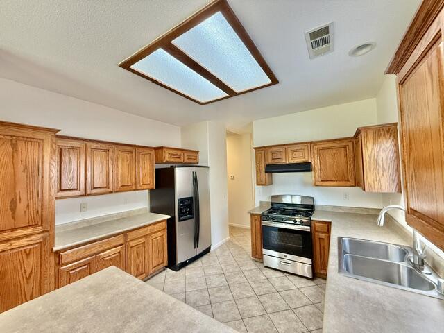 2228 E La Vida Ave, Visalia, CA 93292