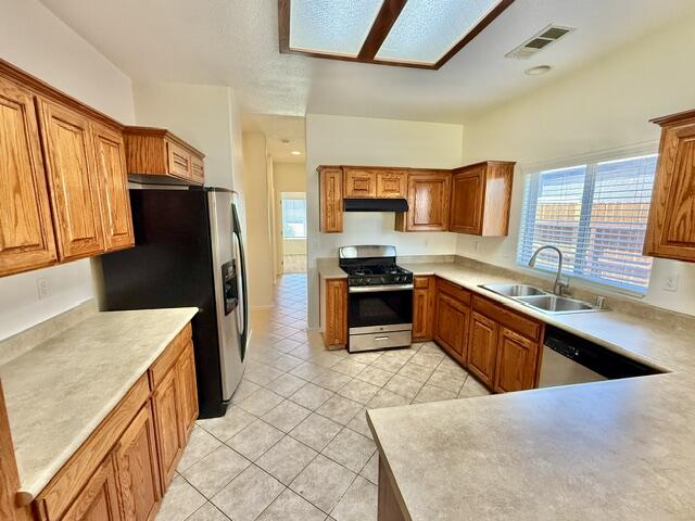 2228 E La Vida Ave, Visalia, CA 93292