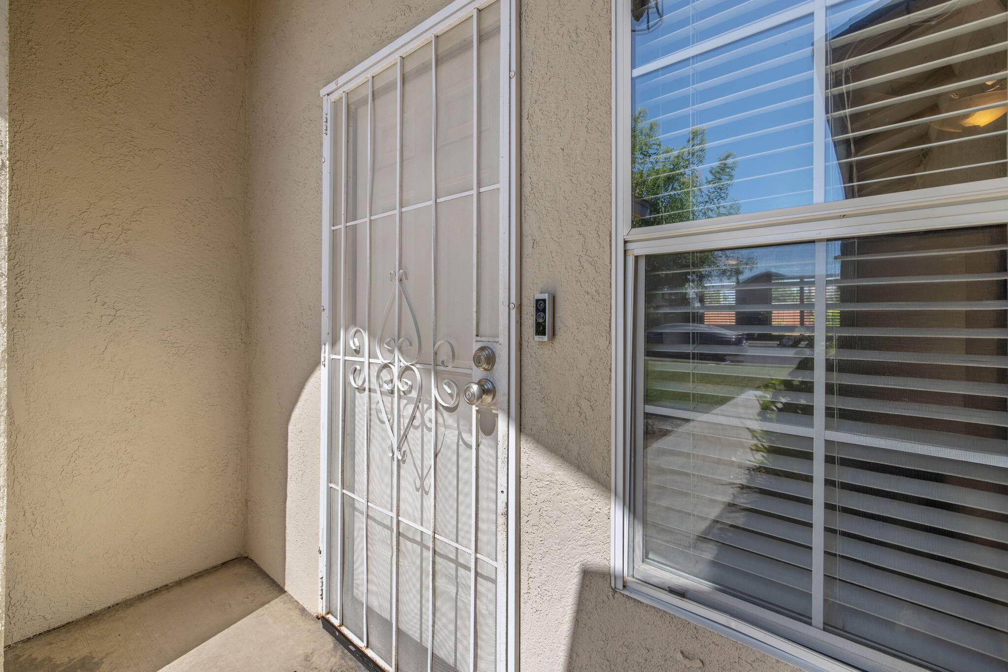 1603 Rosewood Ln, Hanford, CA 93230