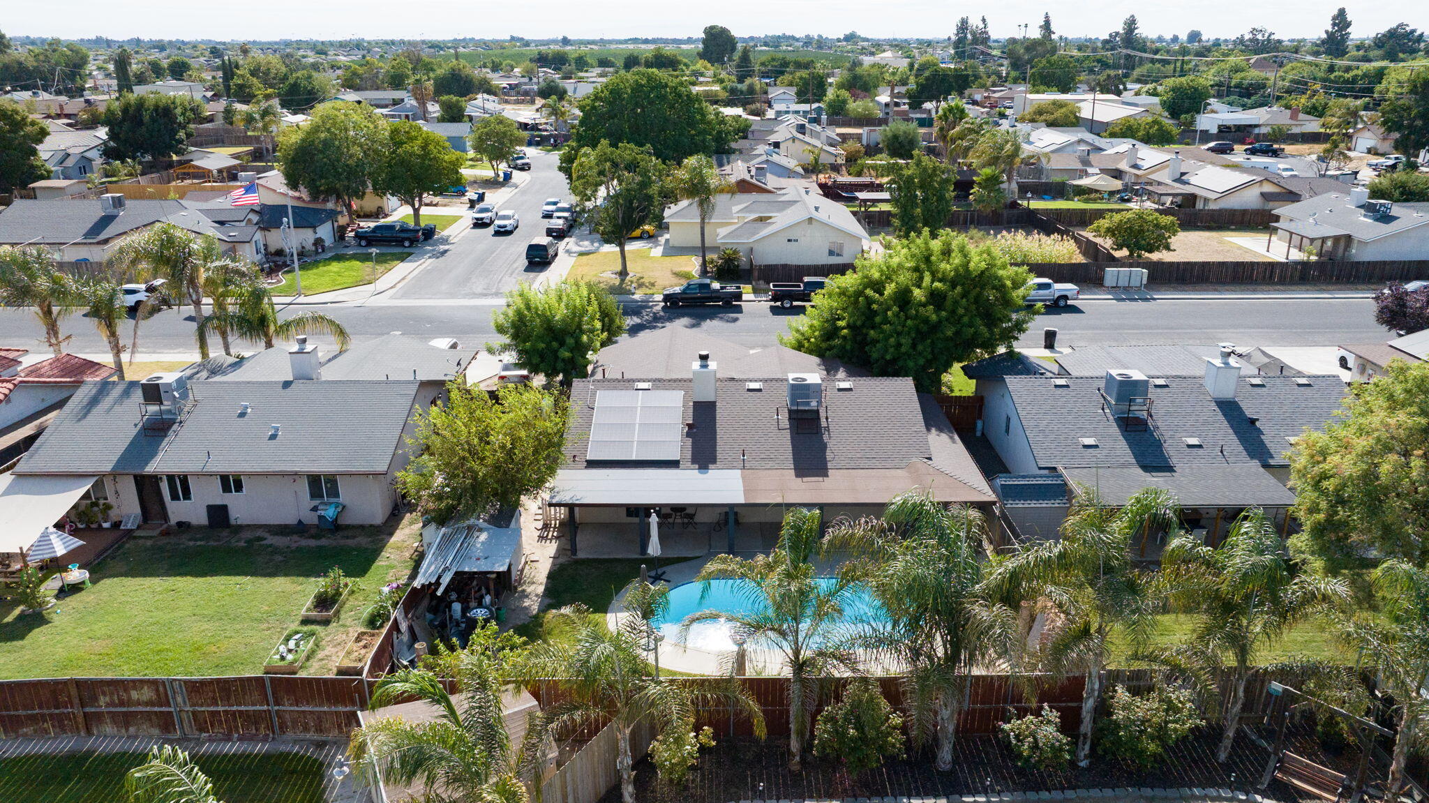1603 Rosewood Ln, Hanford, CA 93230