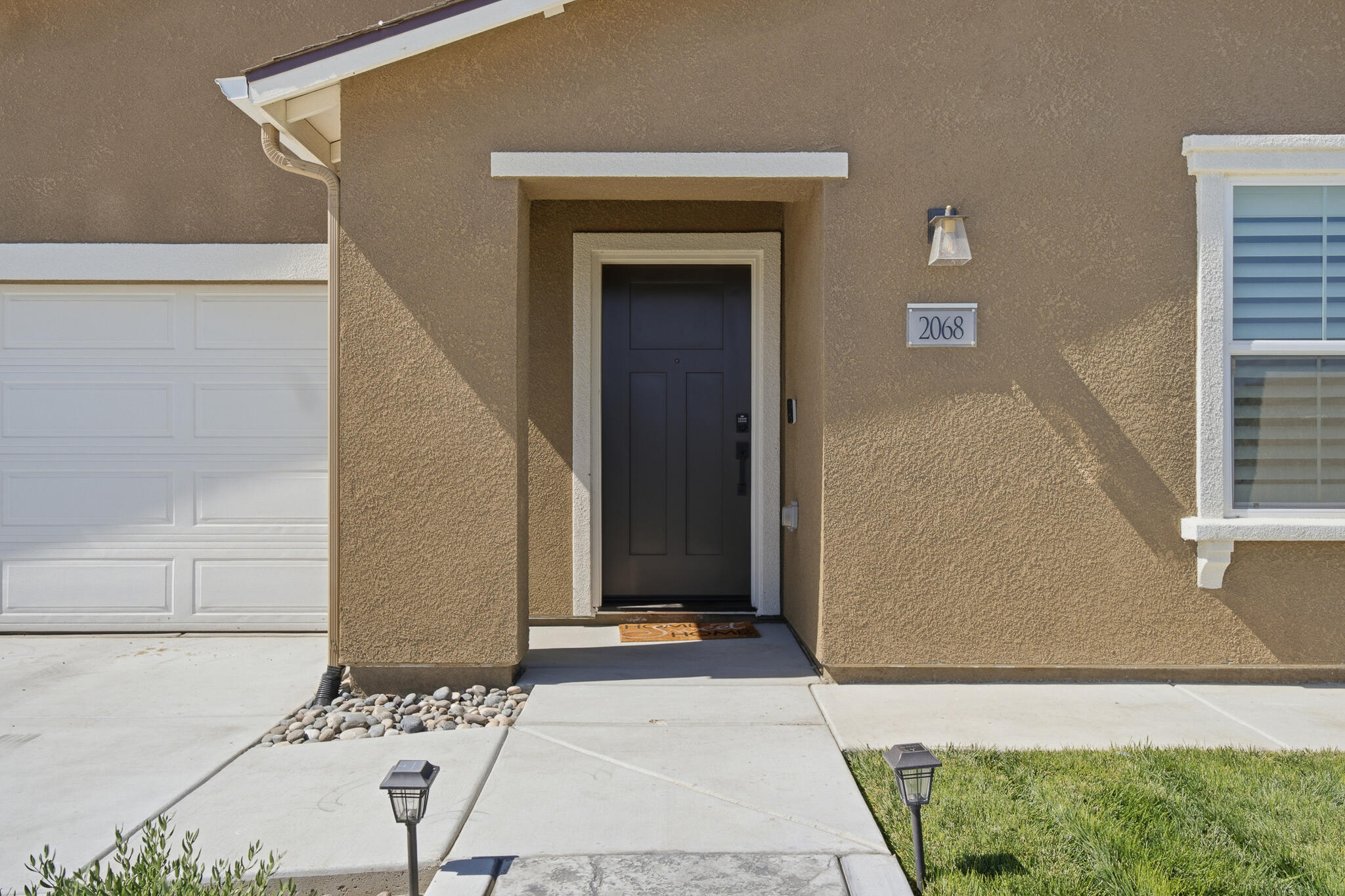 2068 W Madalyn Ave, Tulare, CA 93274