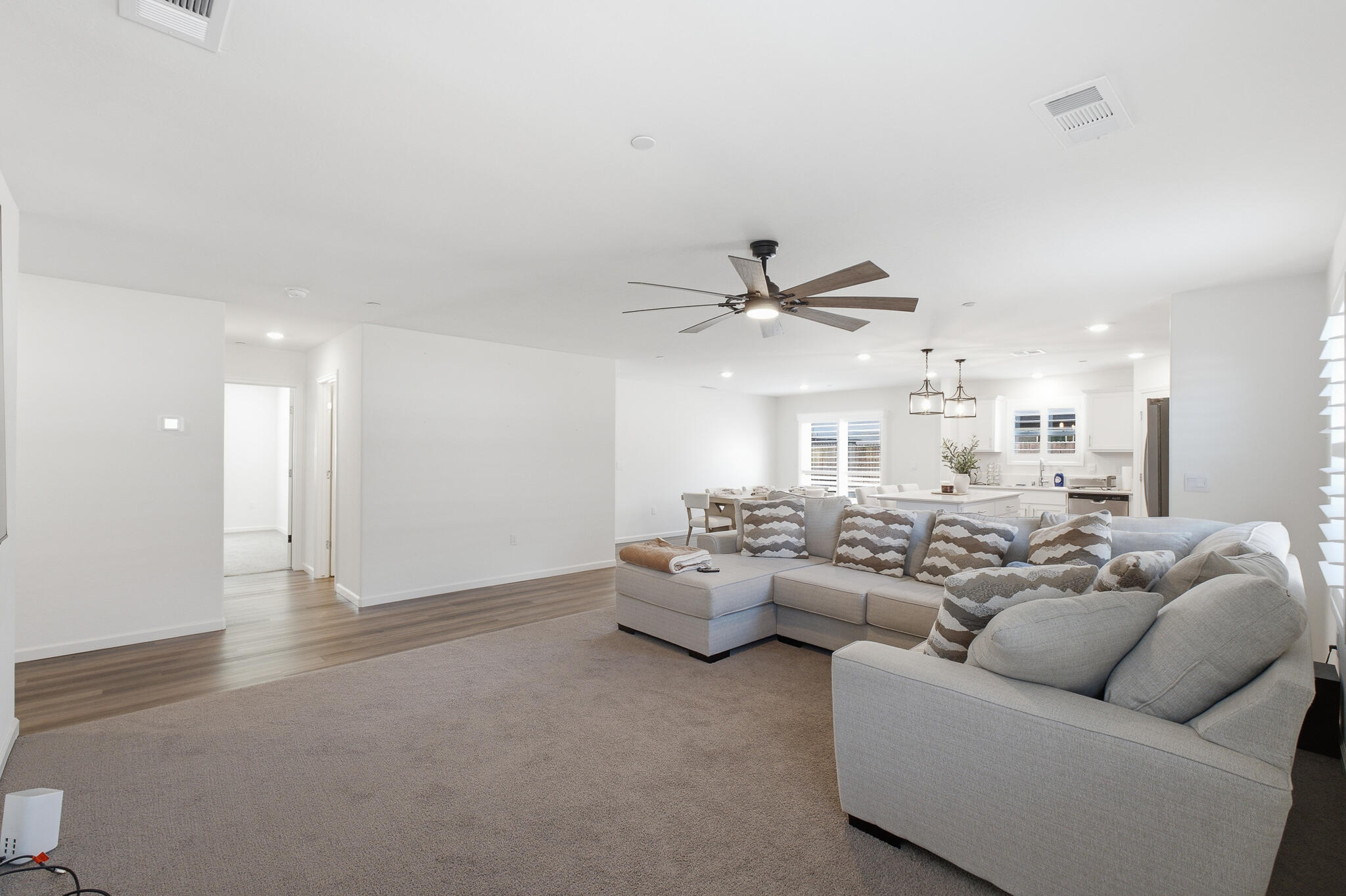 2068 W Madalyn Ave, Tulare, CA 93274
