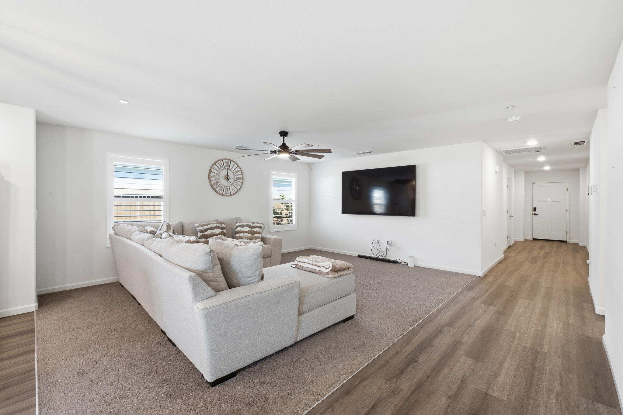 2068 W Madalyn Ave, Tulare, CA 93274