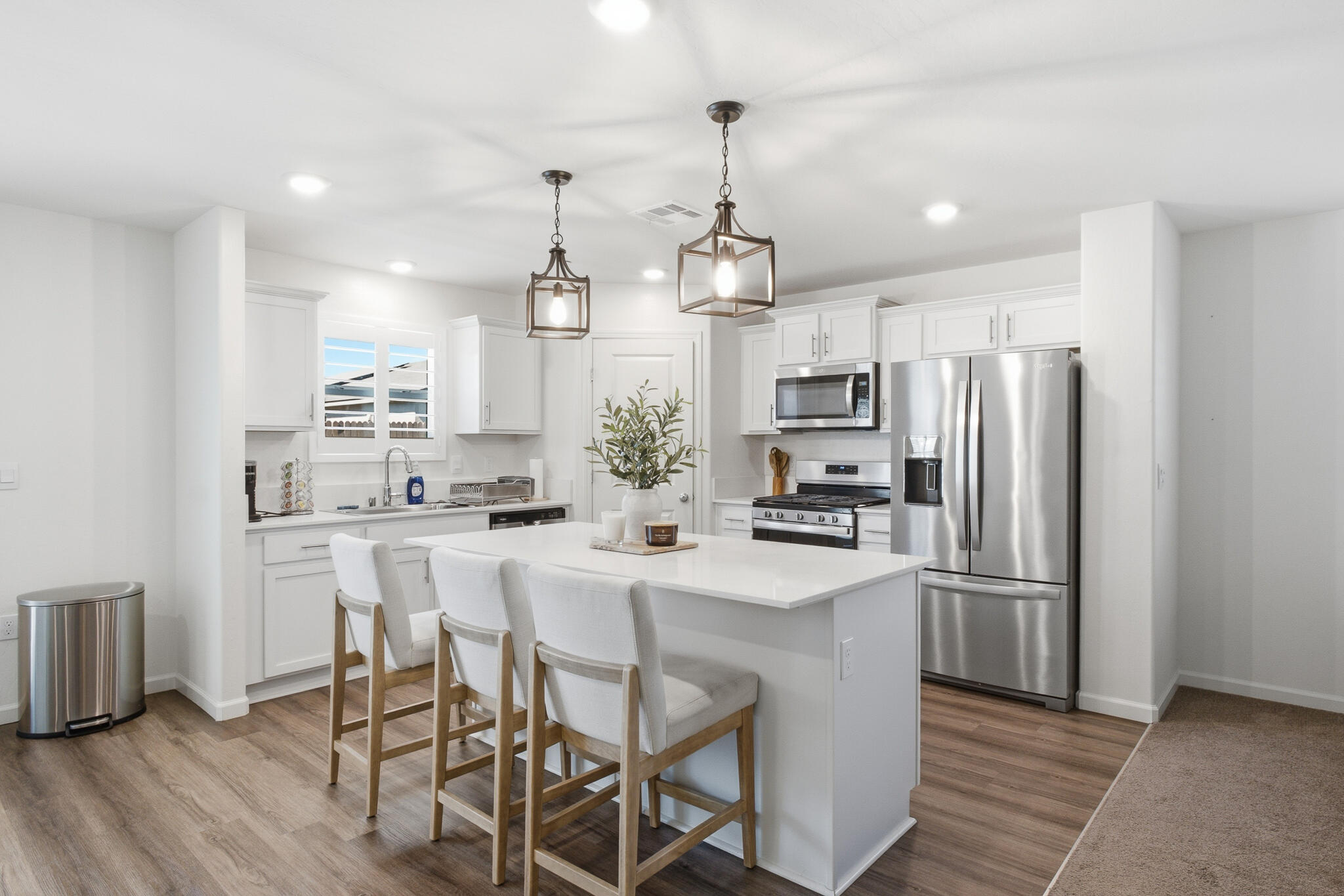 2068 W Madalyn Ave, Tulare, CA 93274