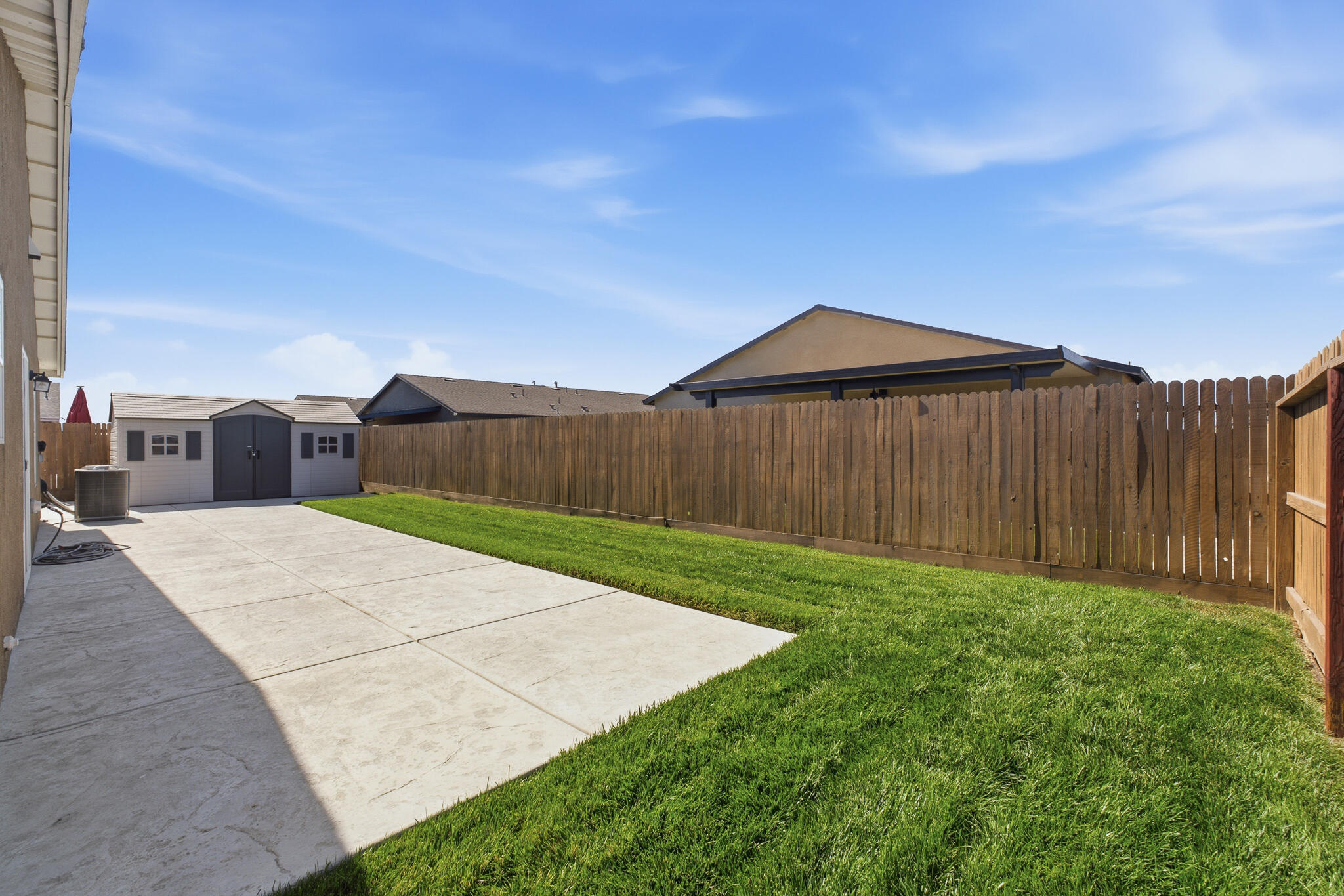 2068 W Madalyn Ave, Tulare, CA 93274