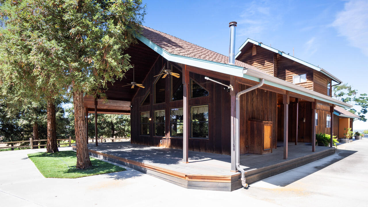 23210 Round Valley Dr, Lindsay, CA 93247
