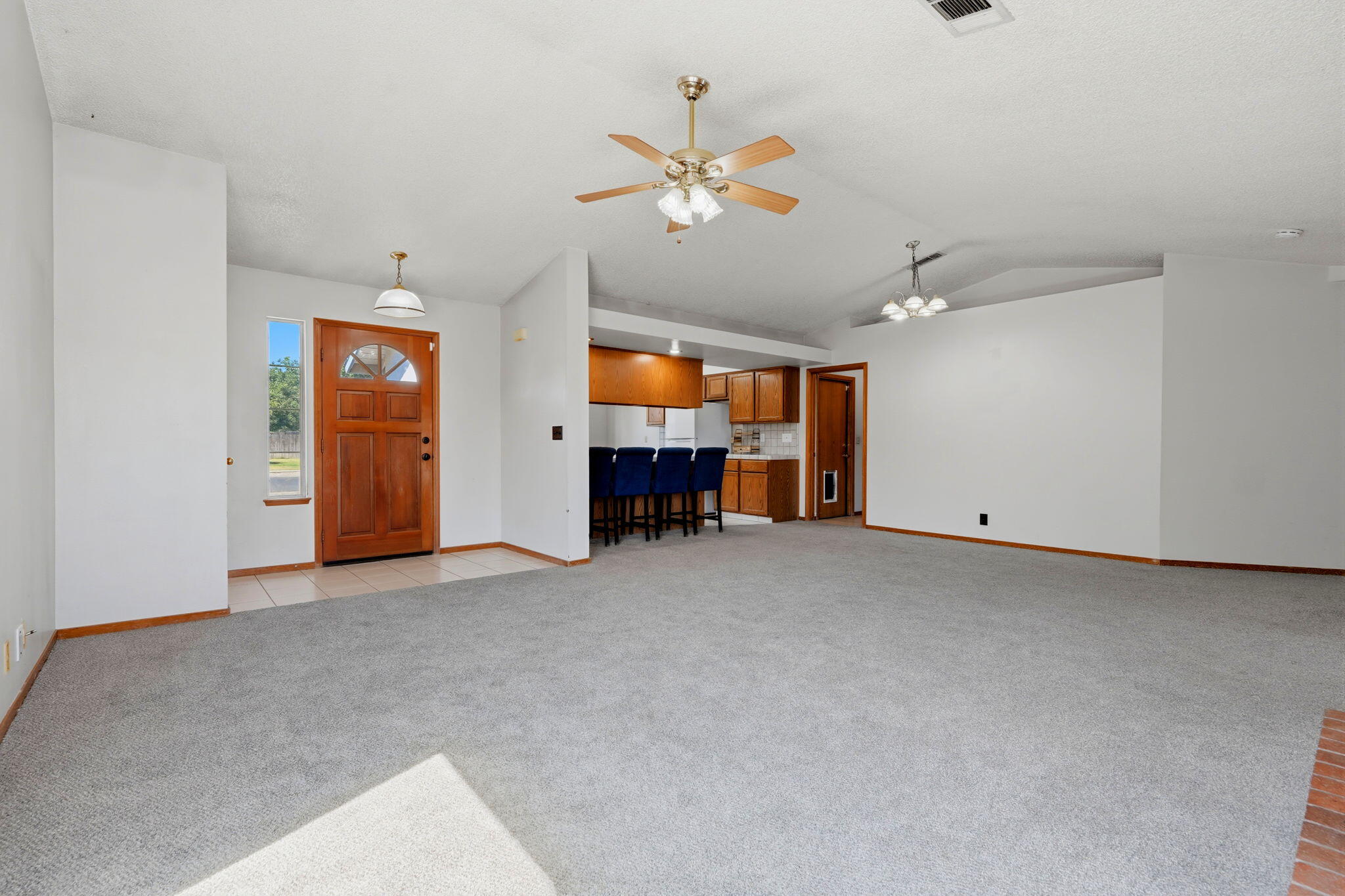 927 Elderwood Ln, Lemoore, CA 93245