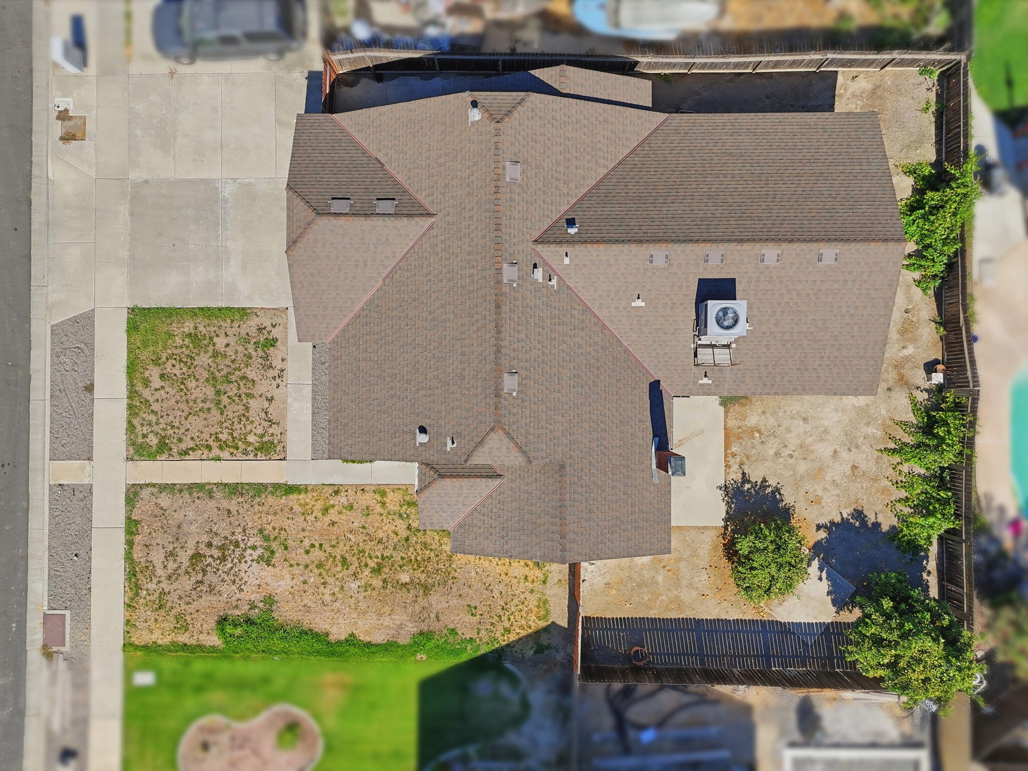 927 Elderwood Ln, Lemoore, CA 93245
