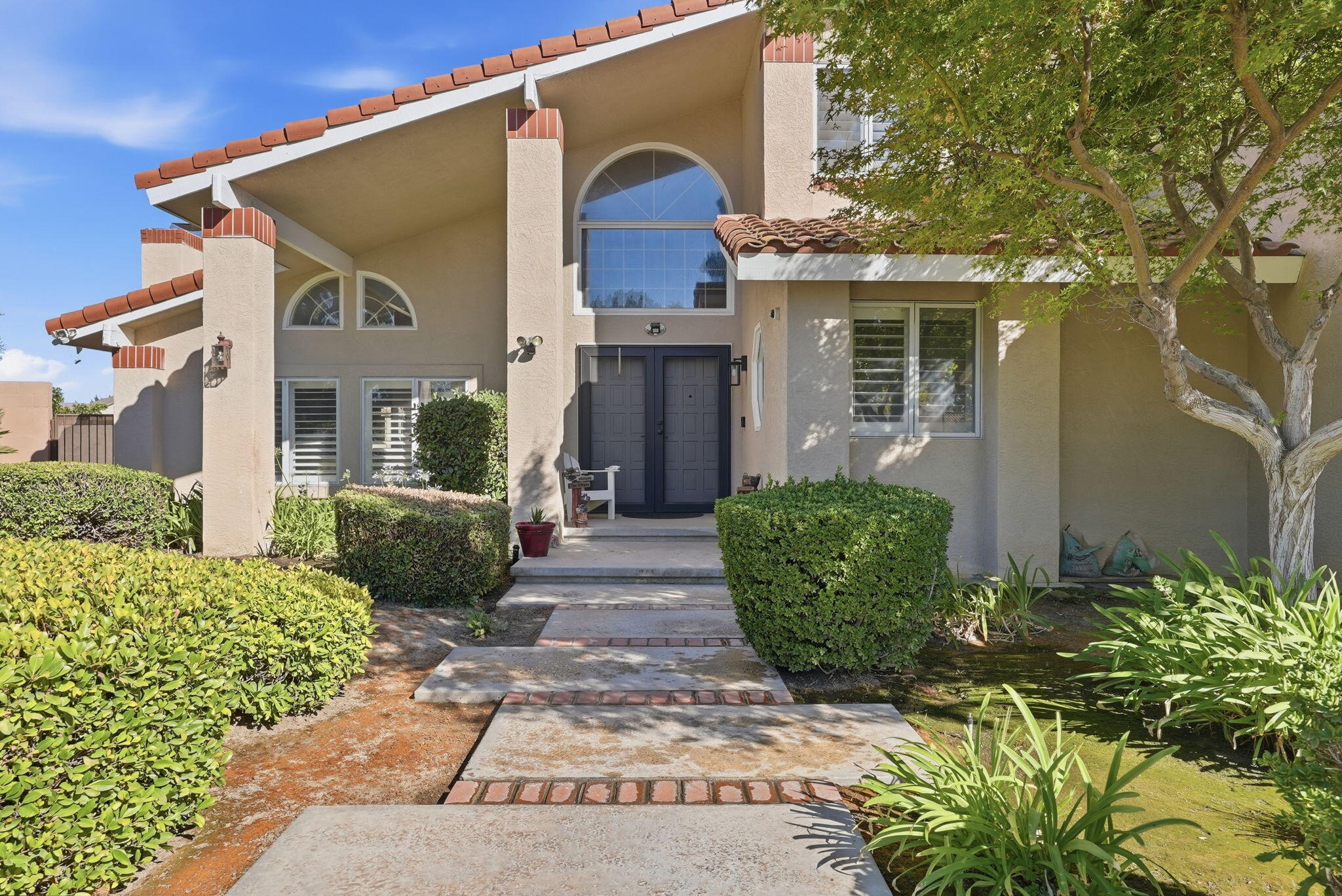 1912 Toulouse Ln, Bakersfield, CA 93311