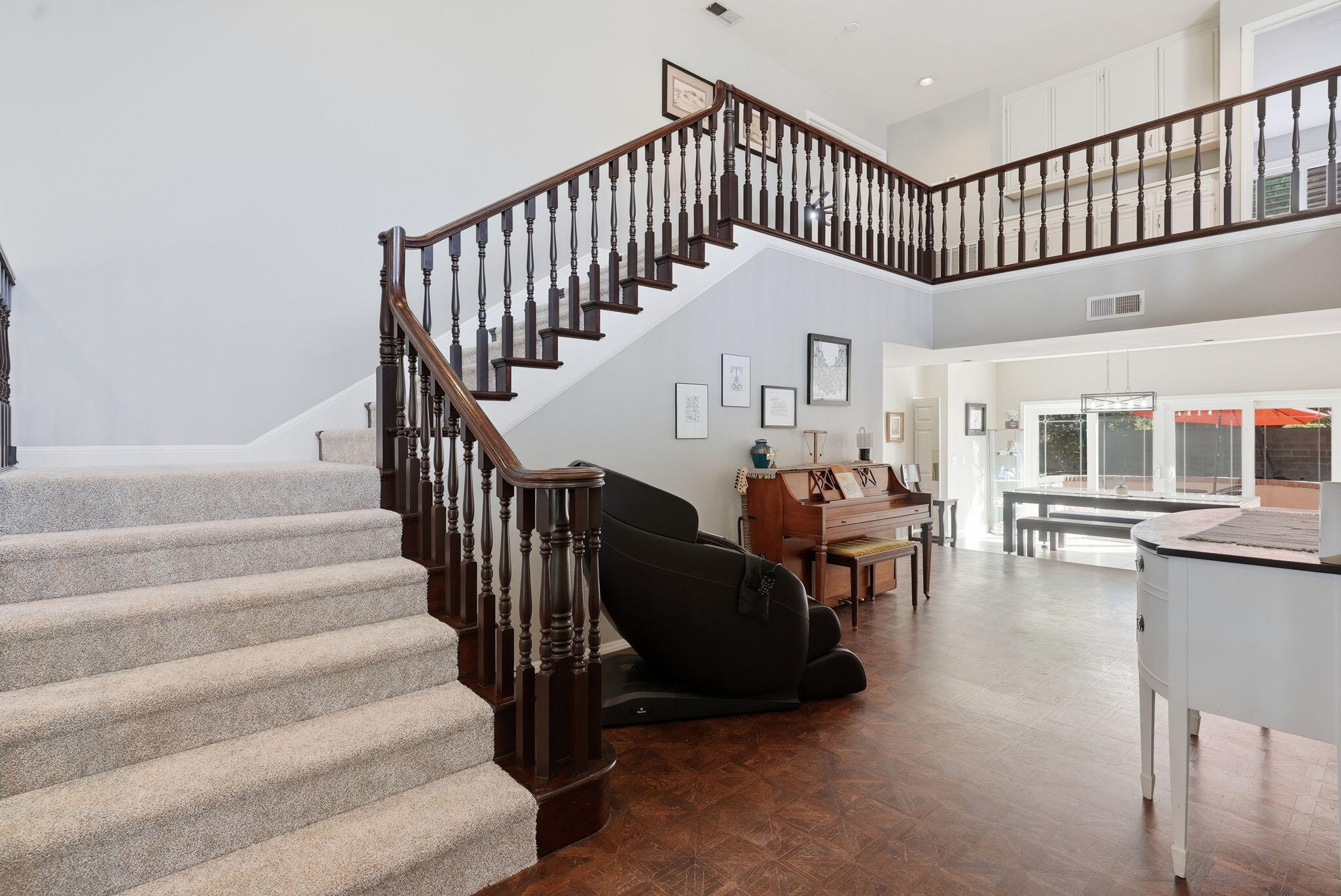 1912 Toulouse Ln, Bakersfield, CA 93311