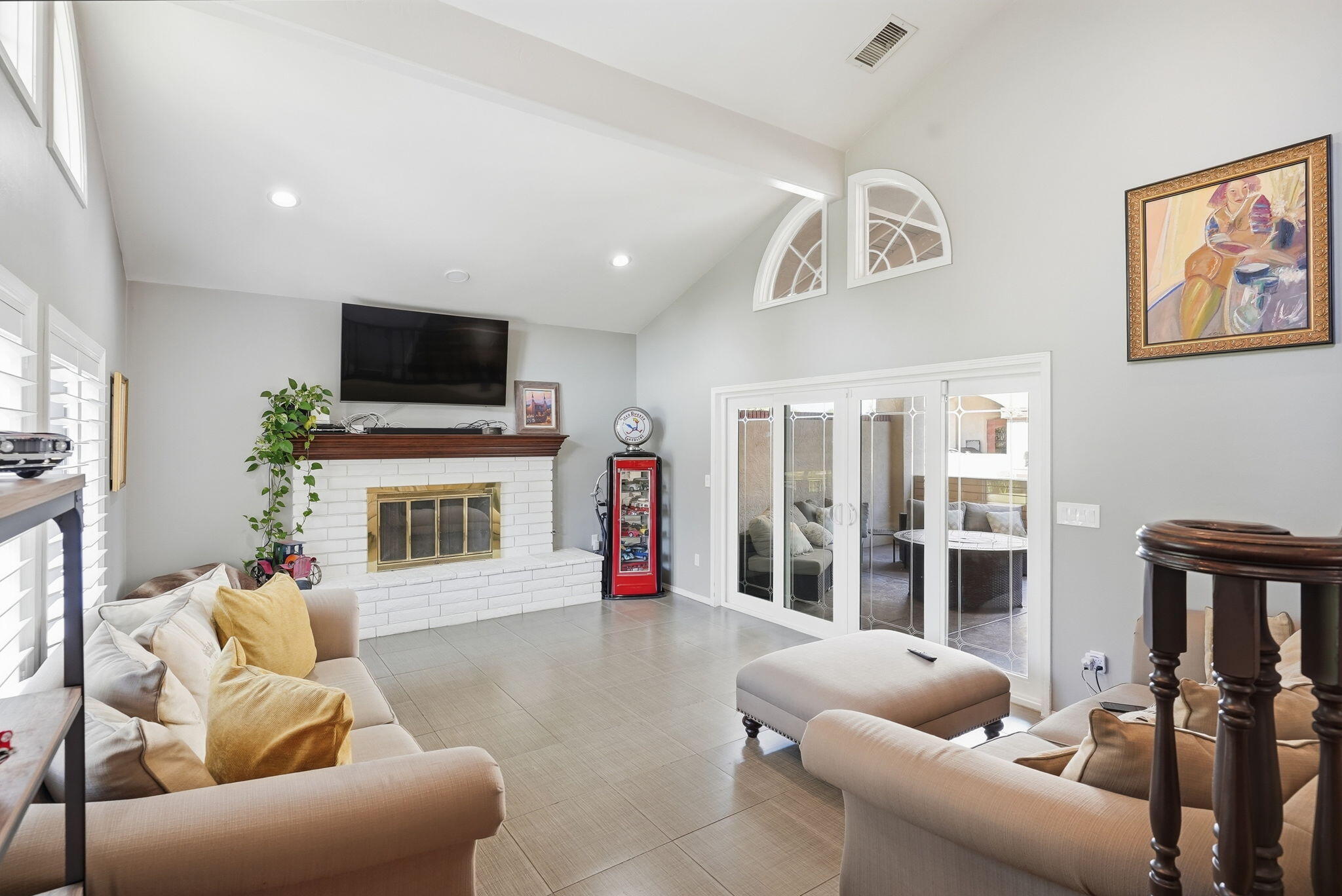 1912 Toulouse Ln, Bakersfield, CA 93311