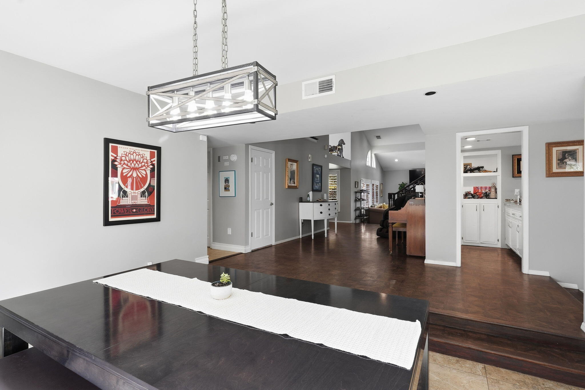 1912 Toulouse Ln, Bakersfield, CA 93311