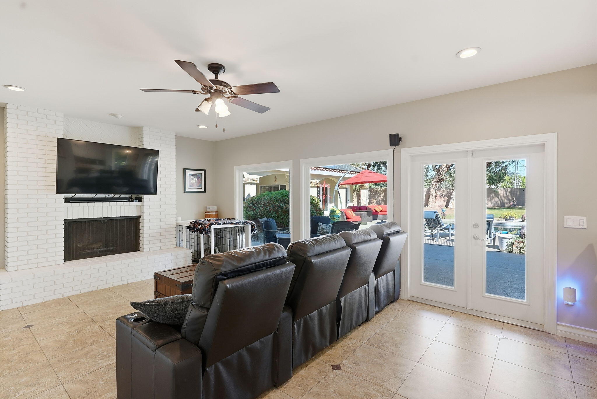 1912 Toulouse Ln, Bakersfield, CA 93311