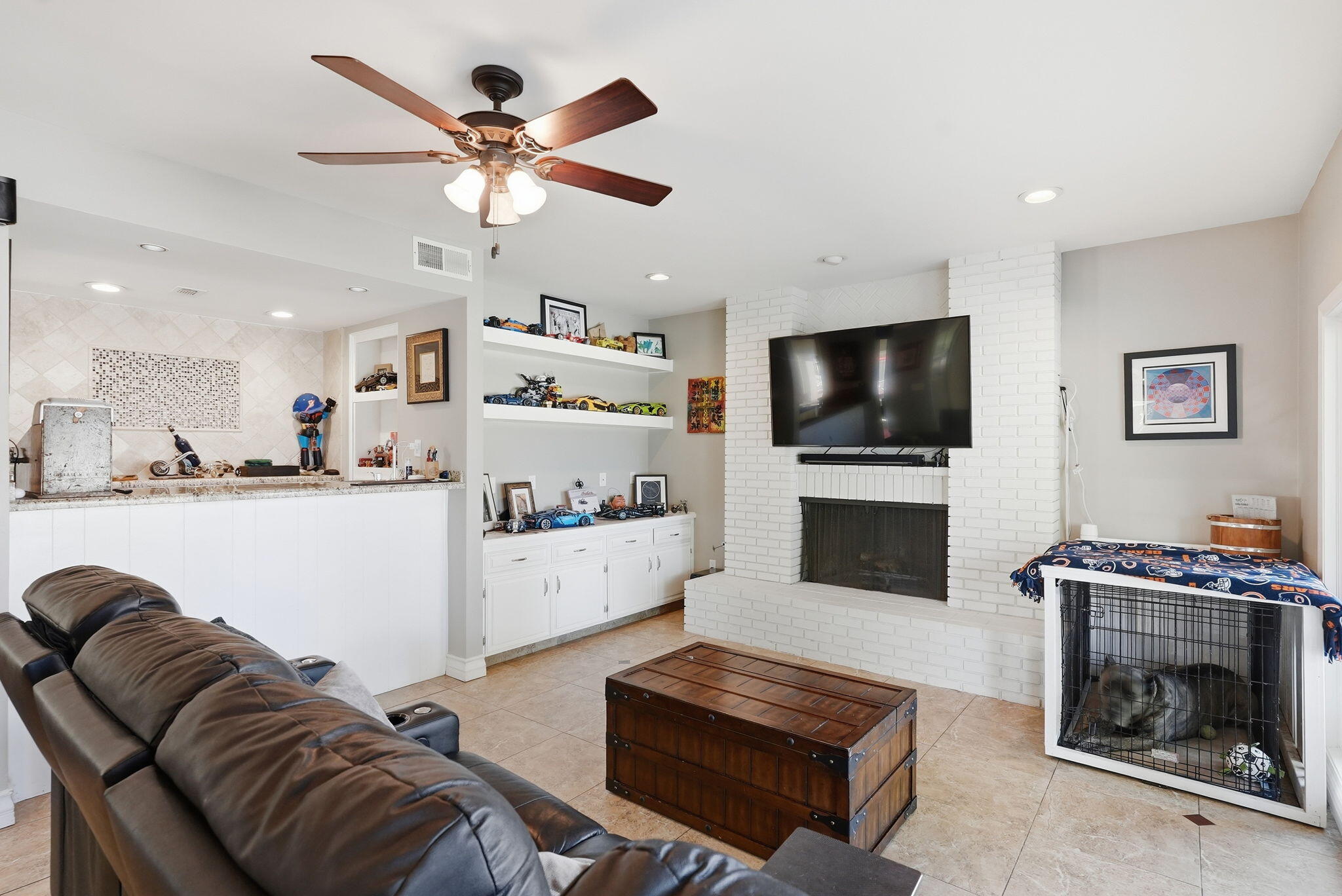 1912 Toulouse Ln, Bakersfield, CA 93311
