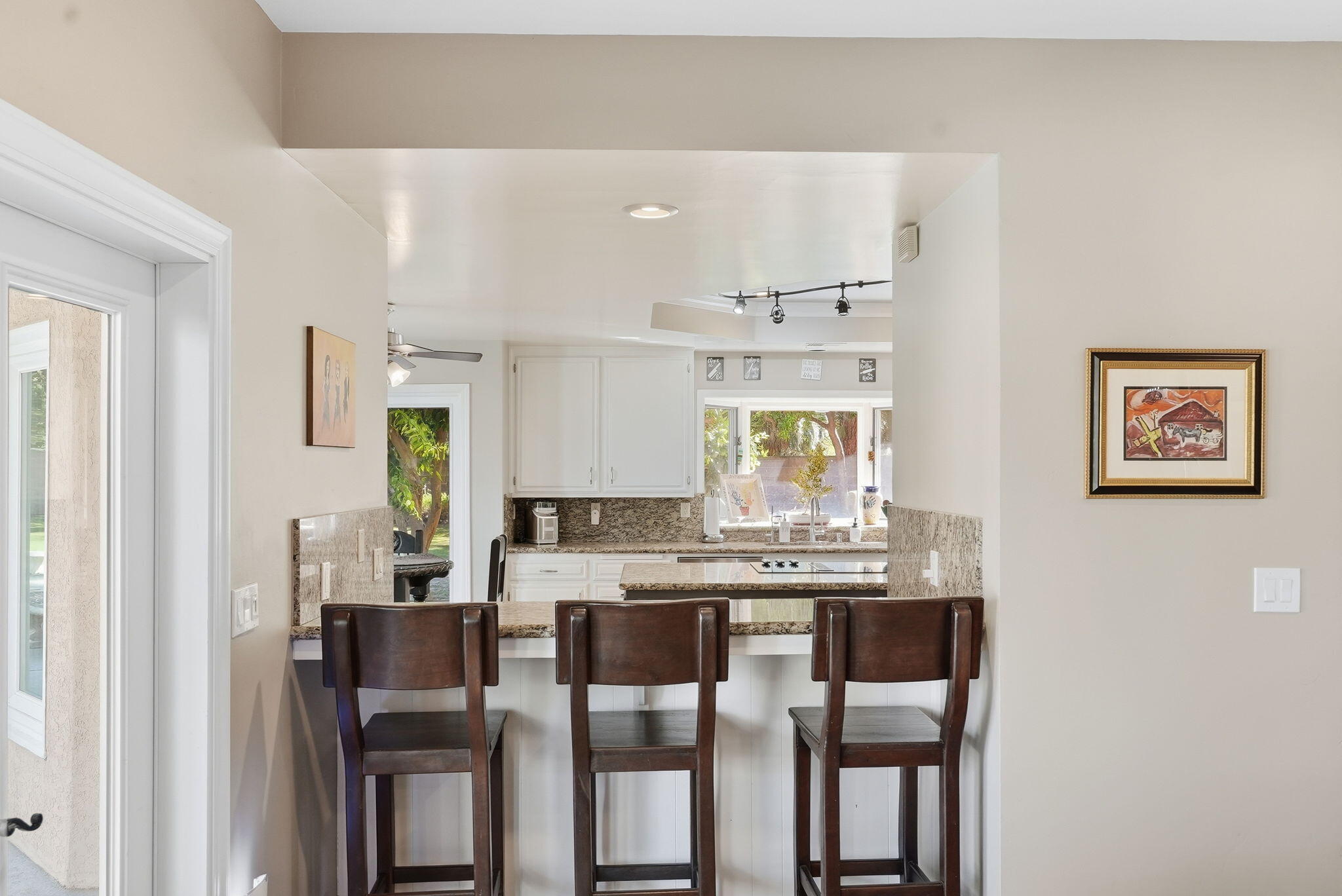 1912 Toulouse Ln, Bakersfield, CA 93311
