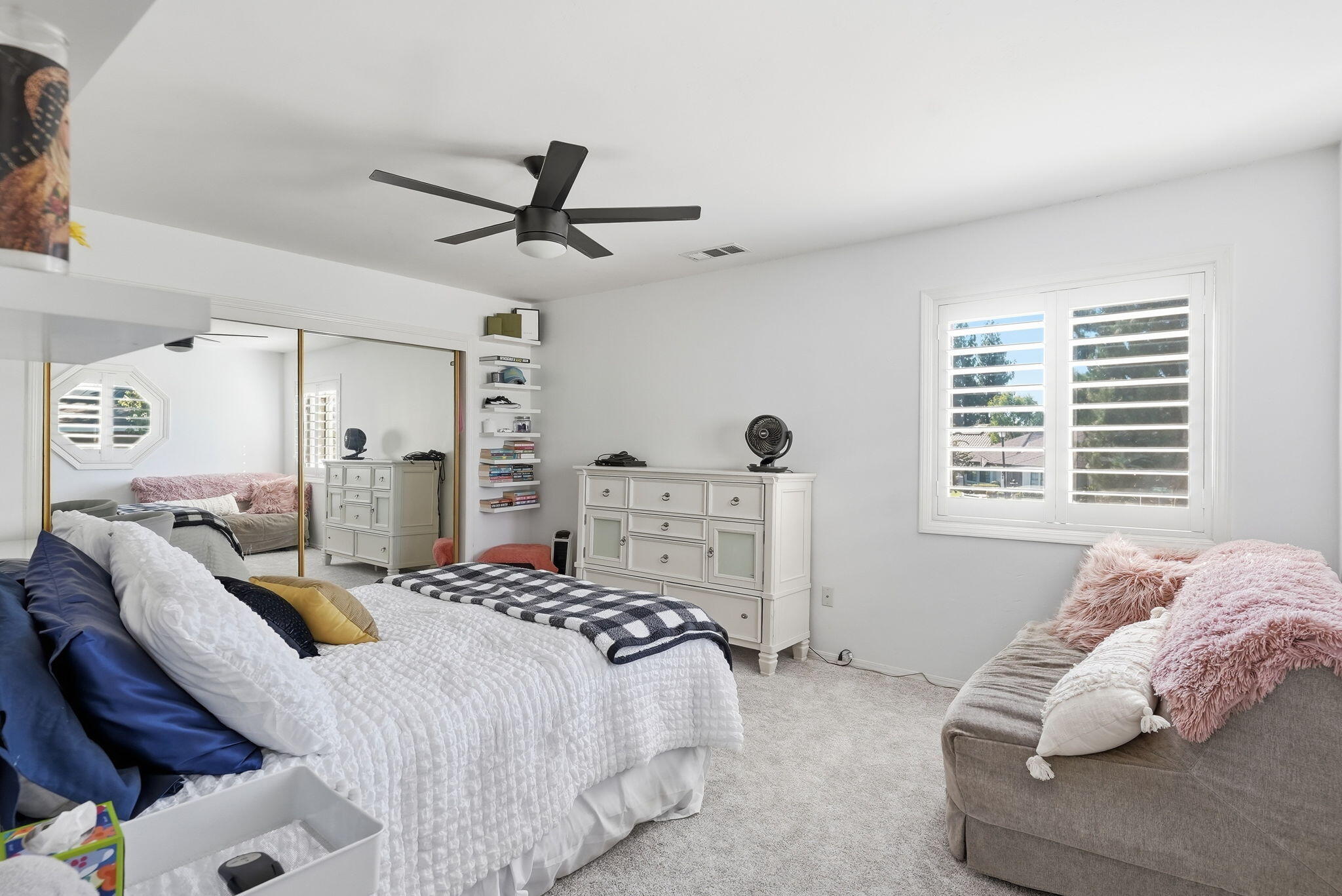 1912 Toulouse Ln, Bakersfield, CA 93311