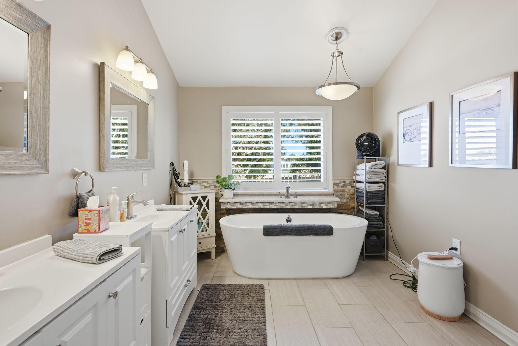 1912 Toulouse Ln, Bakersfield, CA 93311