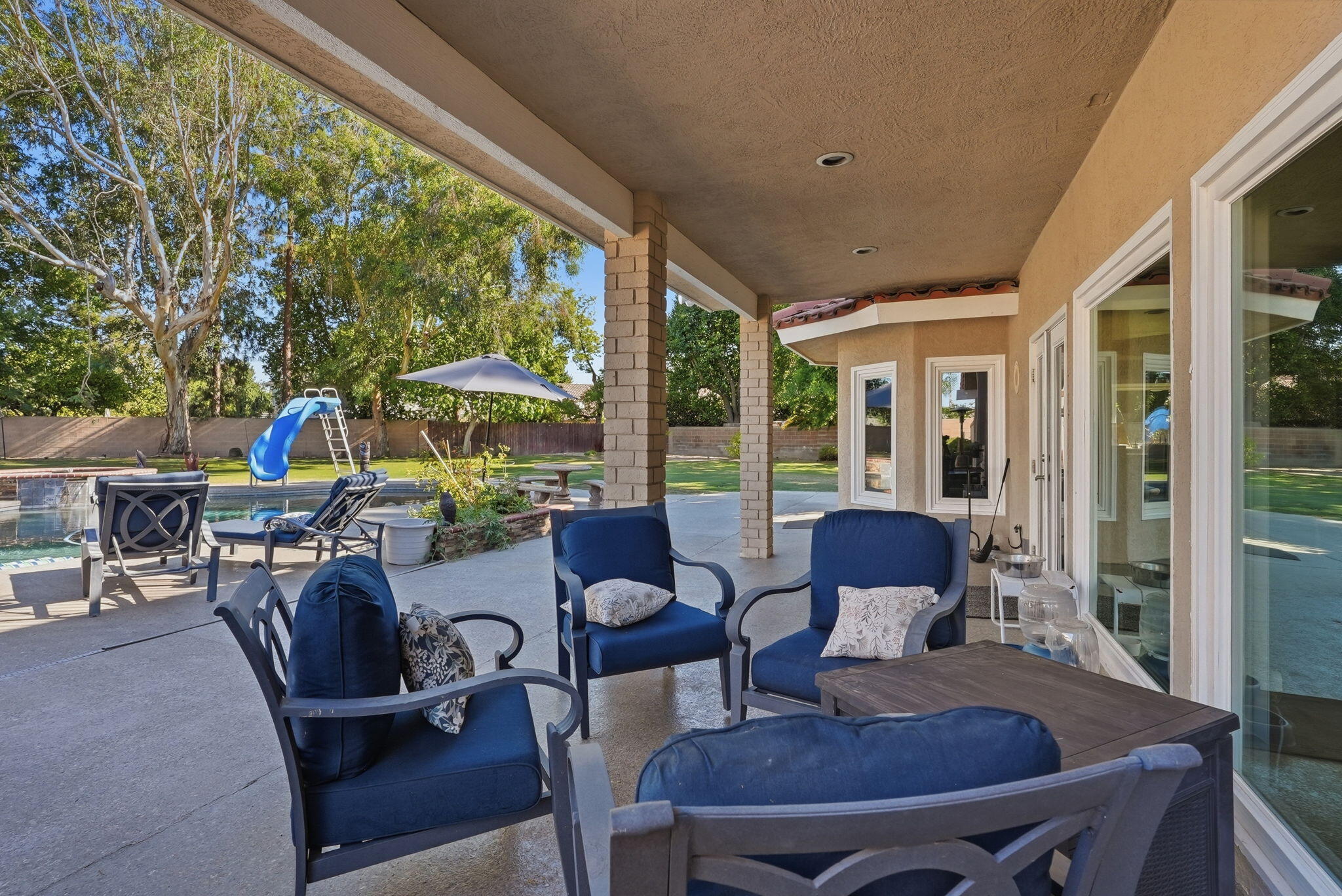 1912 Toulouse Ln, Bakersfield, CA 93311