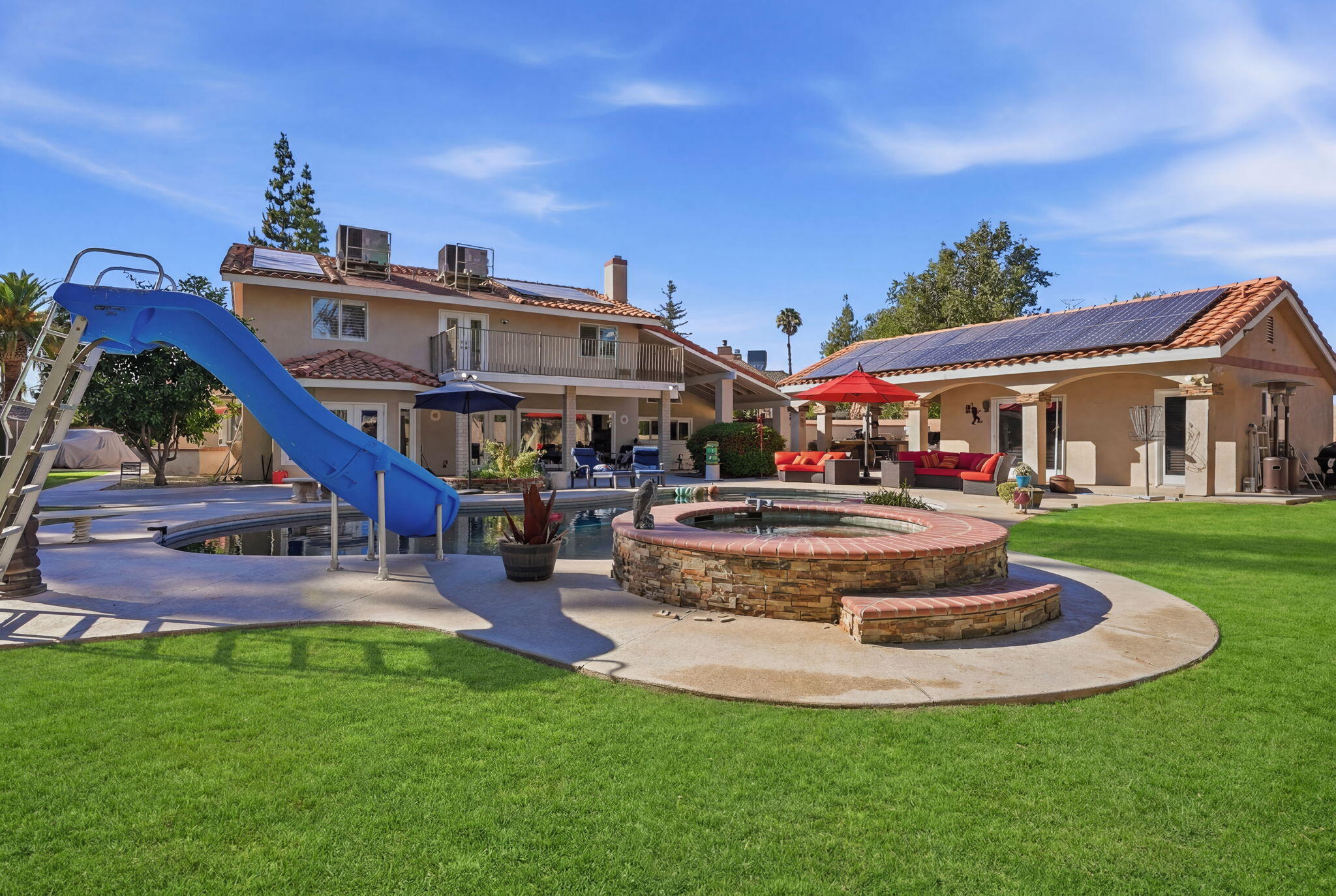 1912 Toulouse Ln, Bakersfield, CA 93311