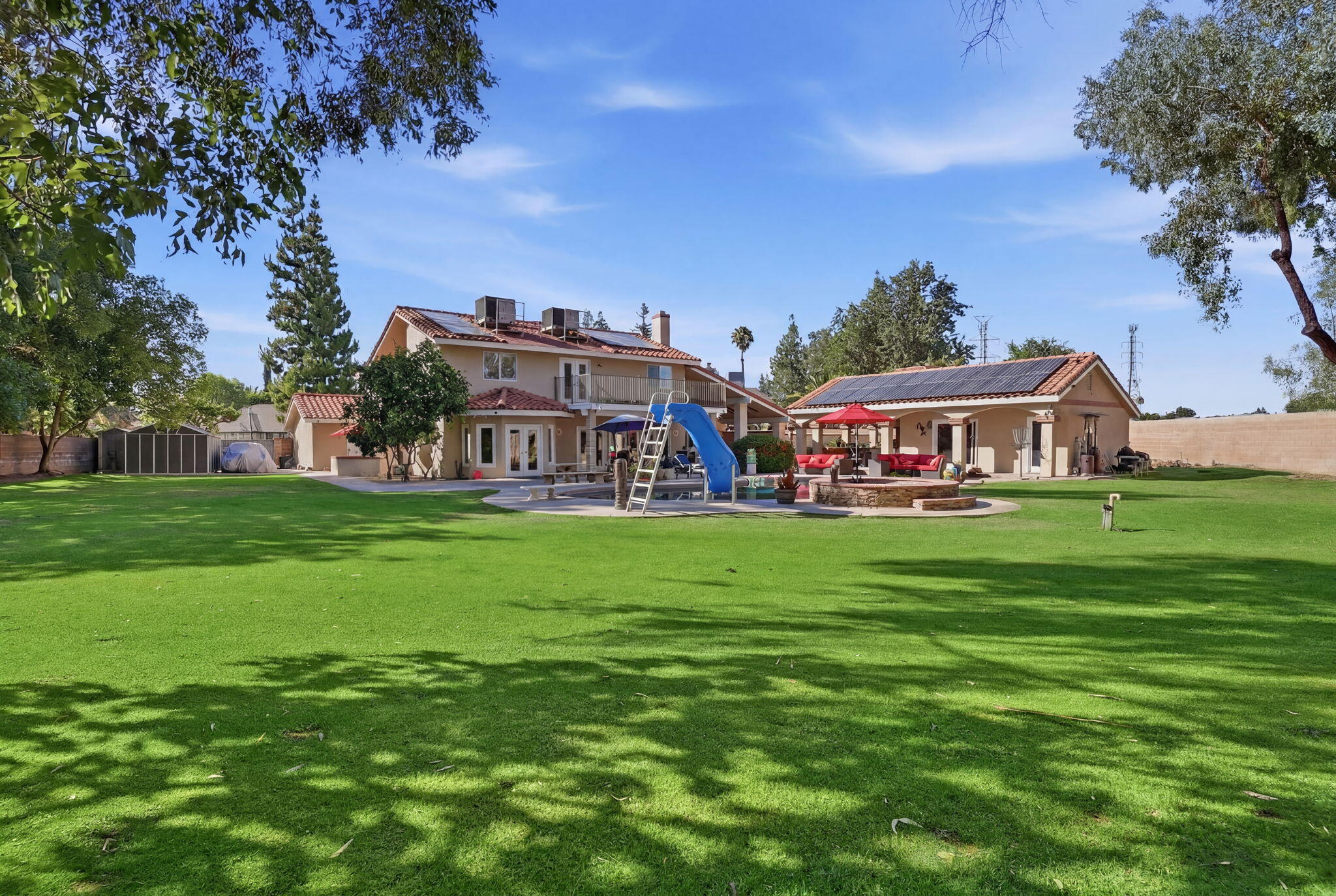 1912 Toulouse Ln, Bakersfield, CA 93311