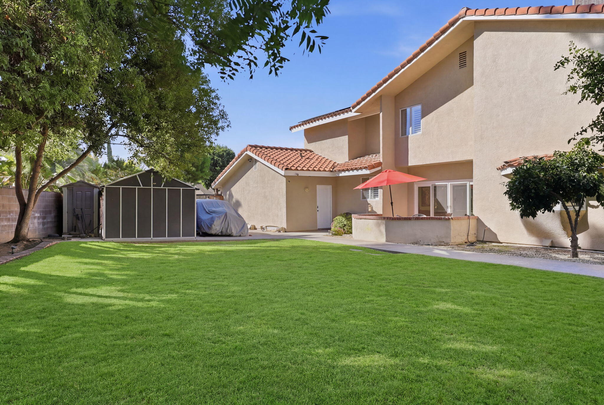 1912 Toulouse Ln, Bakersfield, CA 93311