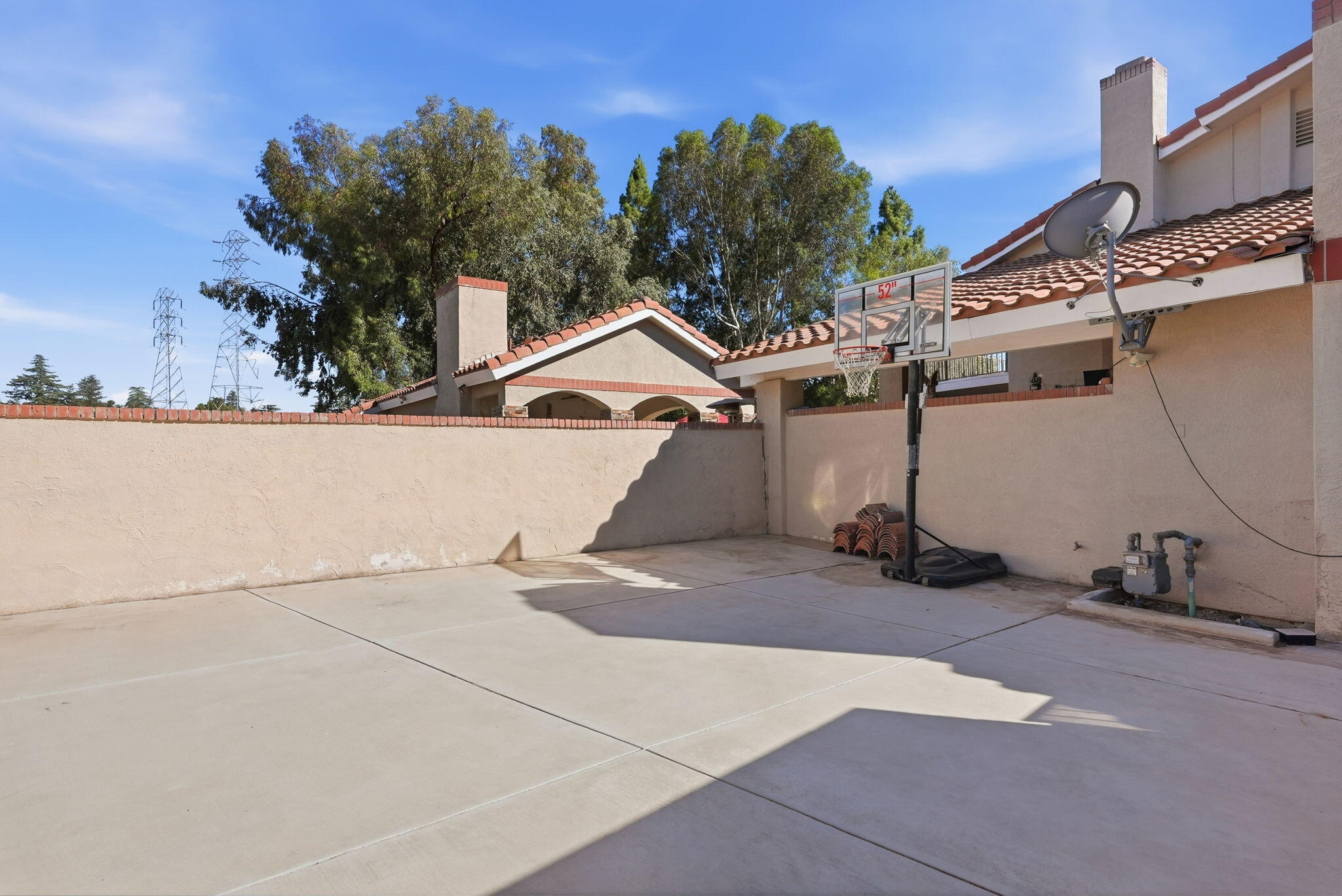 1912 Toulouse Ln, Bakersfield, CA 93311
