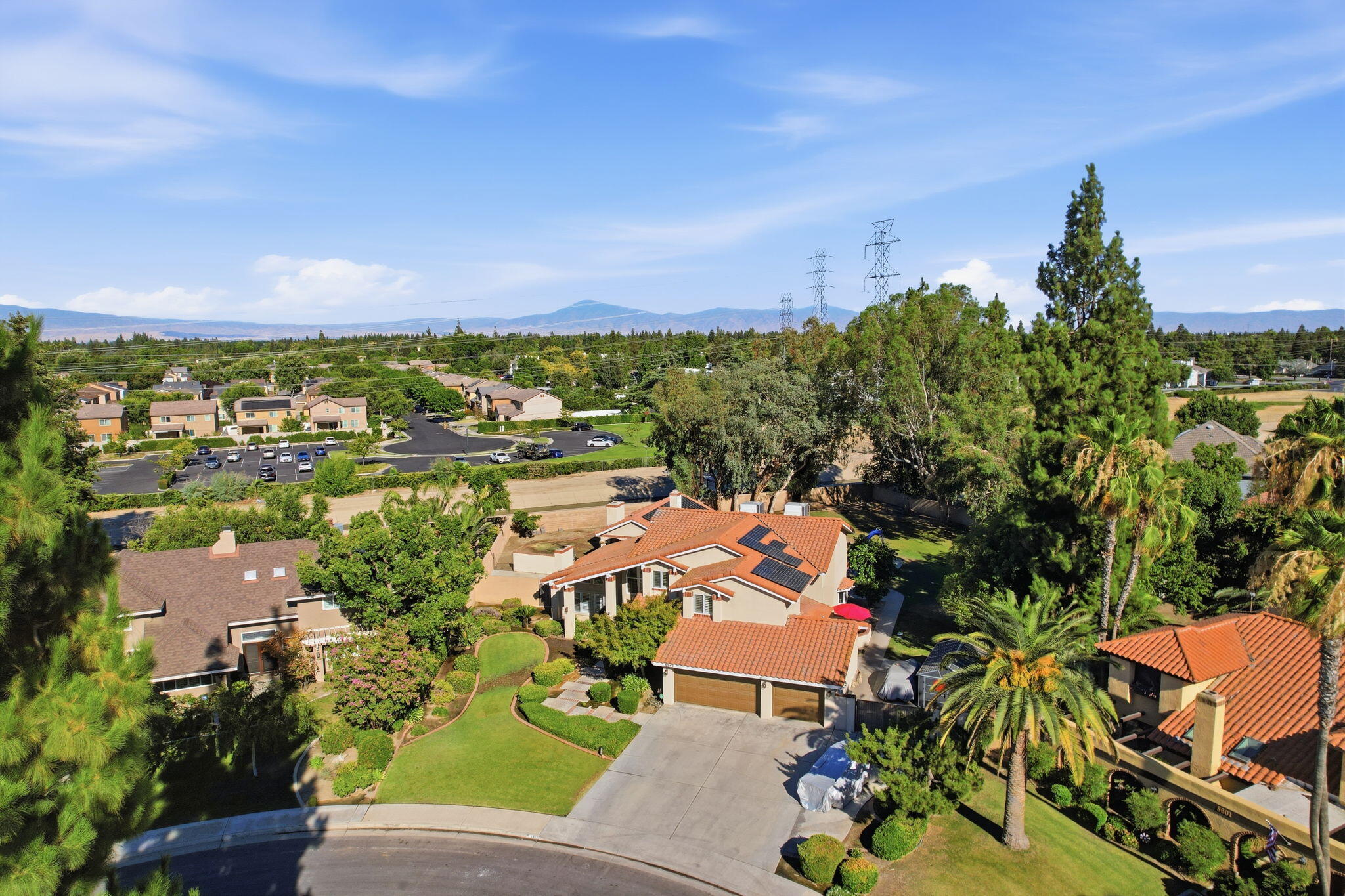 1912 Toulouse Ln, Bakersfield, CA 93311
