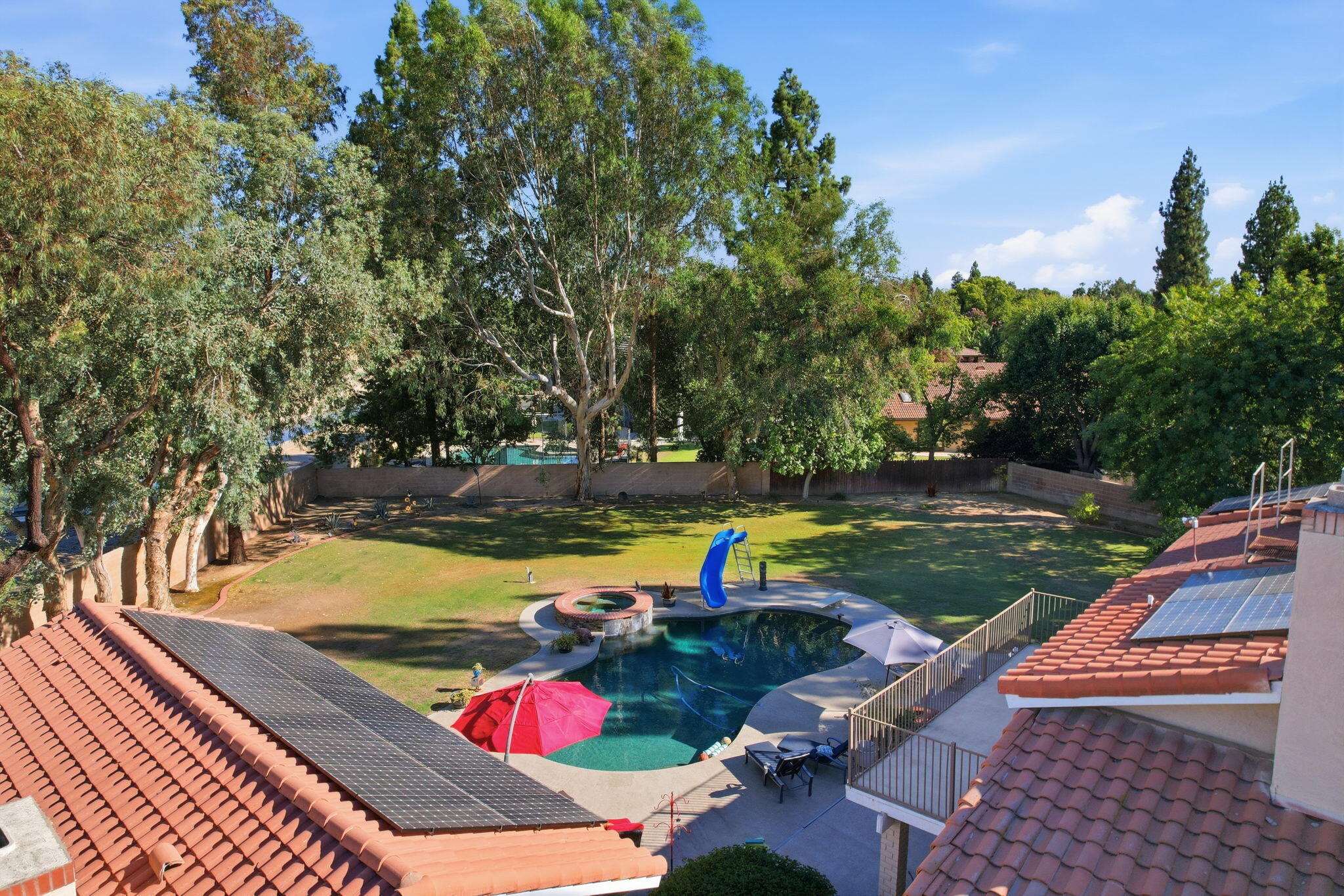 1912 Toulouse Ln, Bakersfield, CA 93311