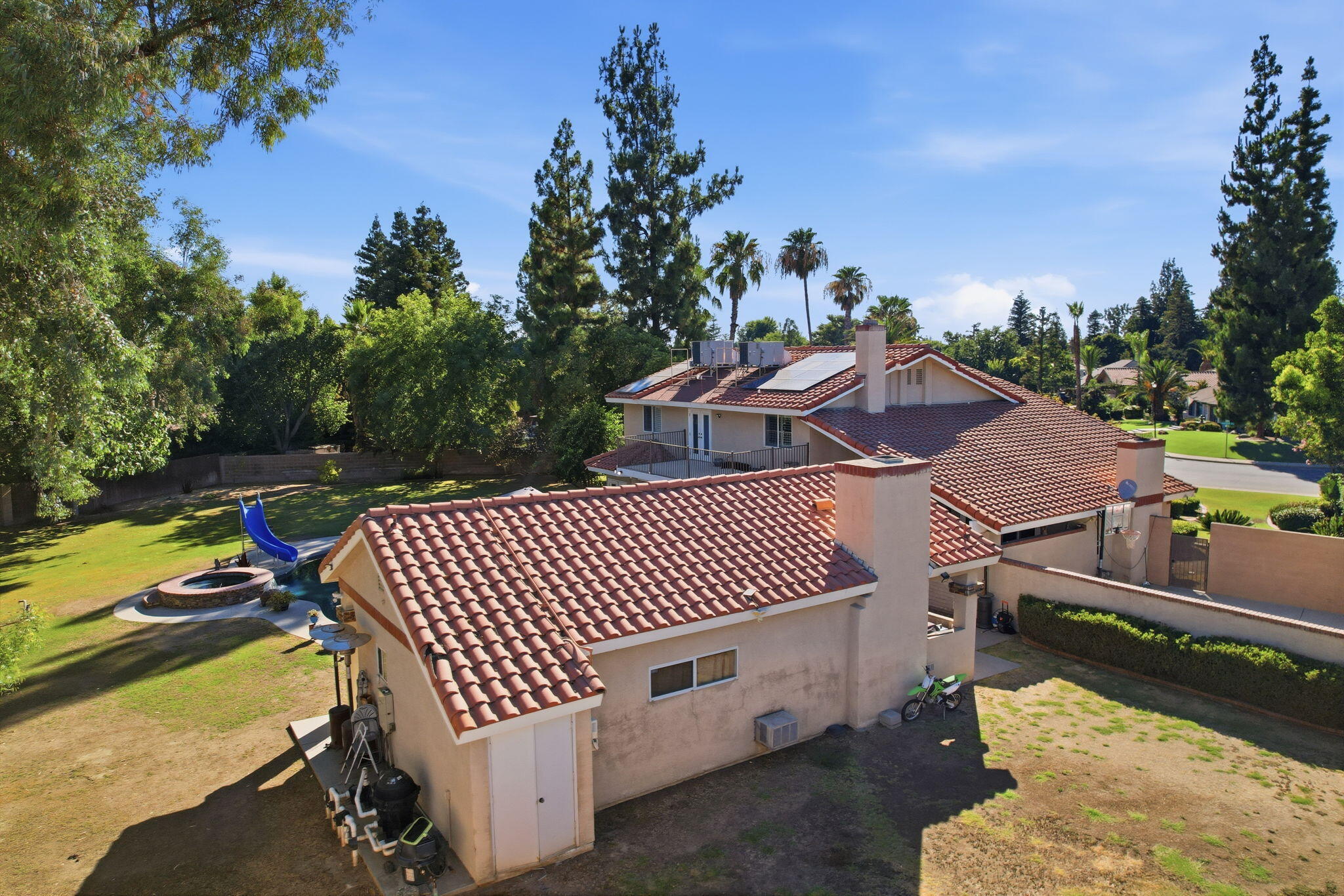 1912 Toulouse Ln, Bakersfield, CA 93311