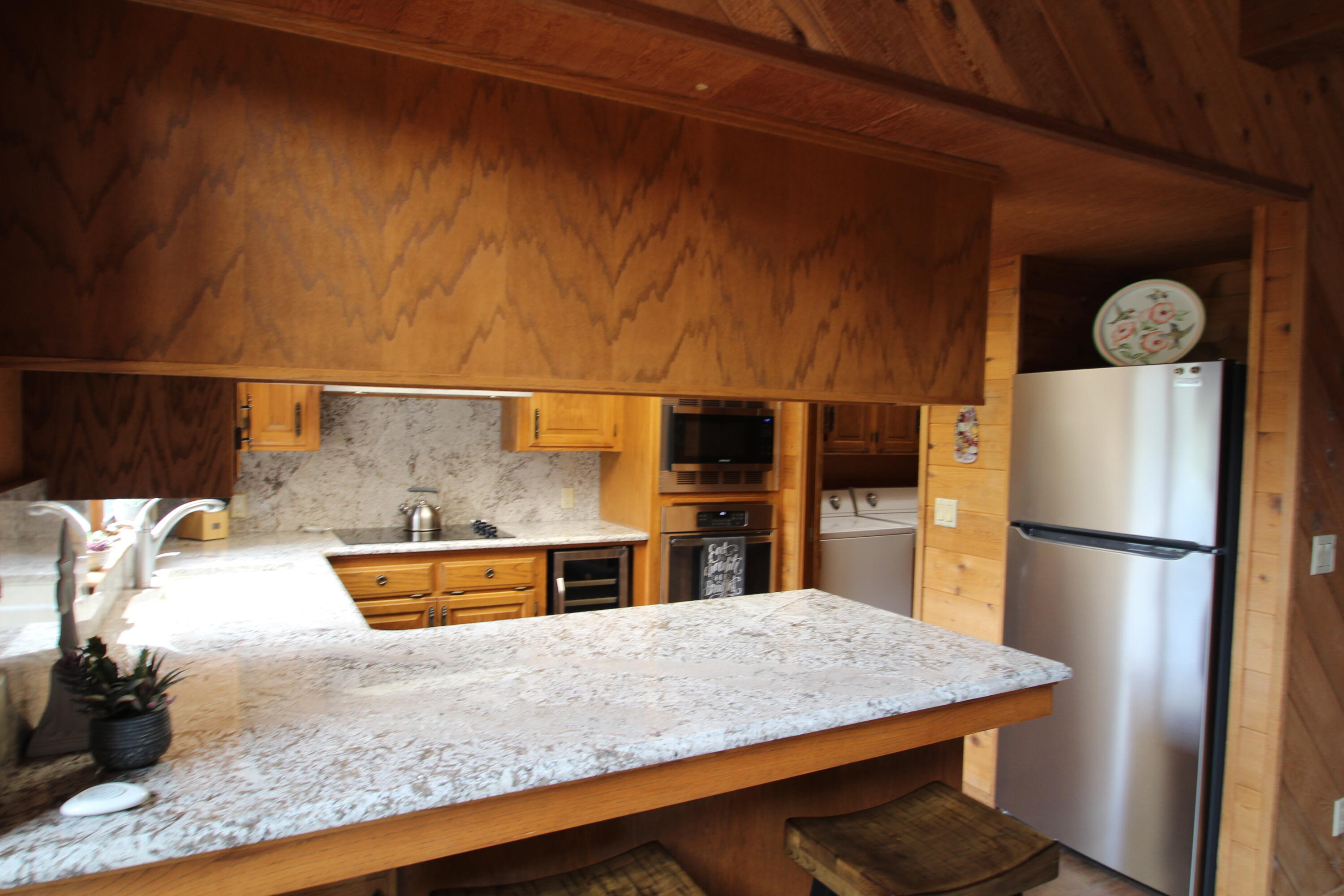 1537 James Dr, Springville, CA 93265
