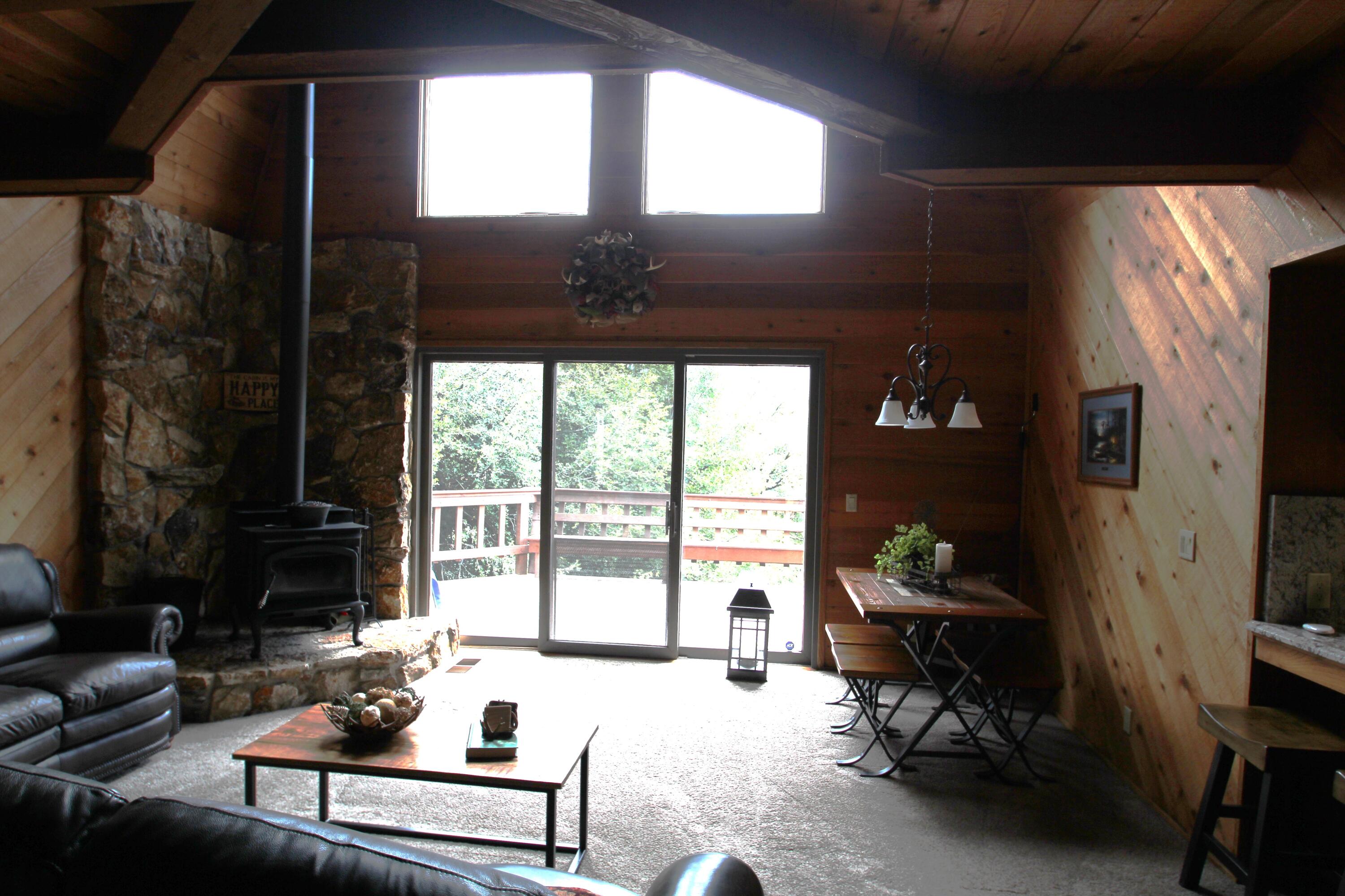 1537 James Dr, Springville, CA 93265