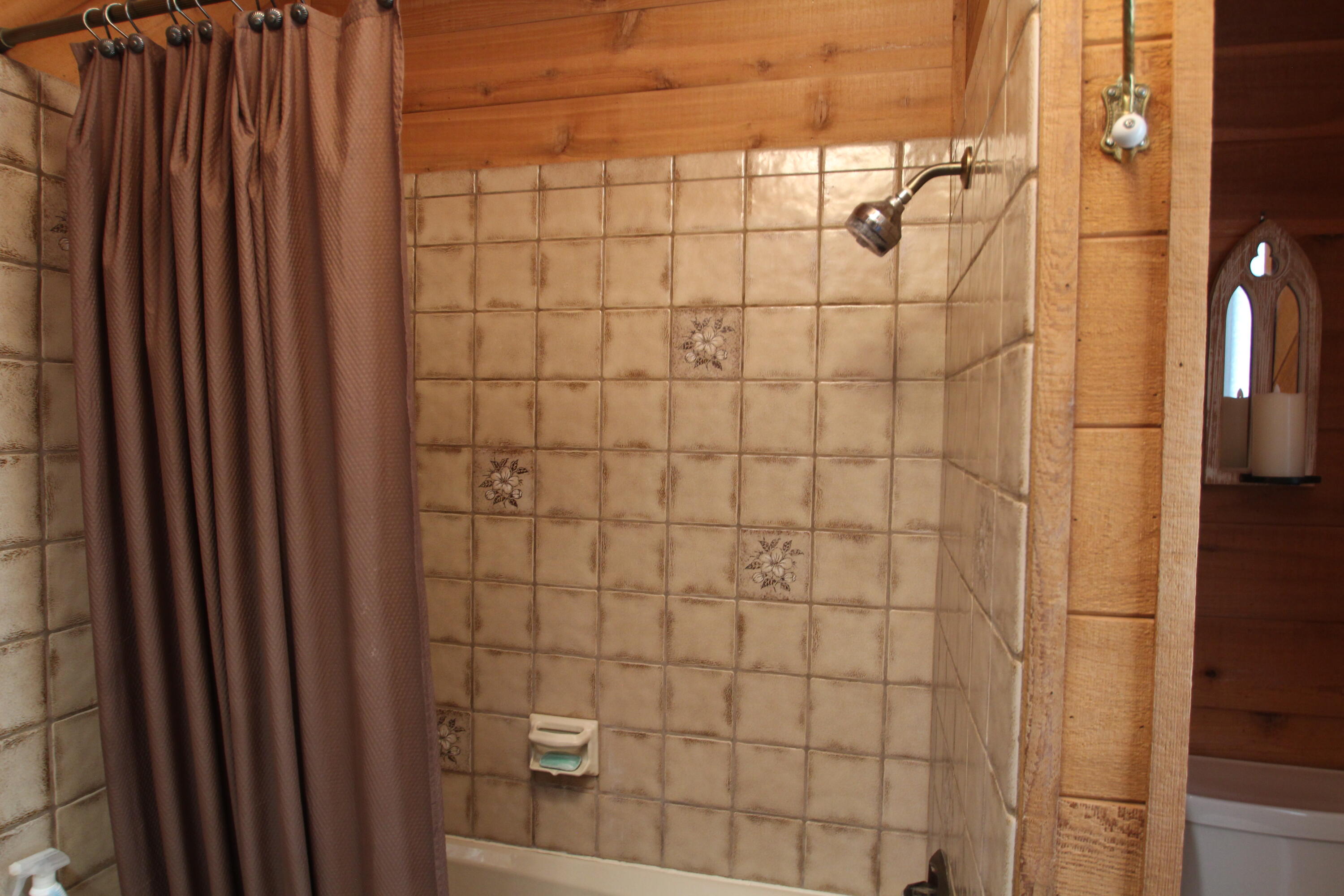 1537 James Dr, Springville, CA 93265