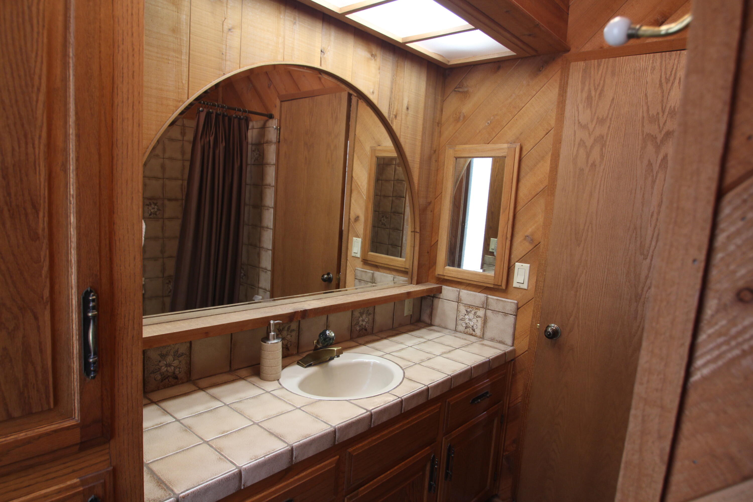1537 James Dr, Springville, CA 93265